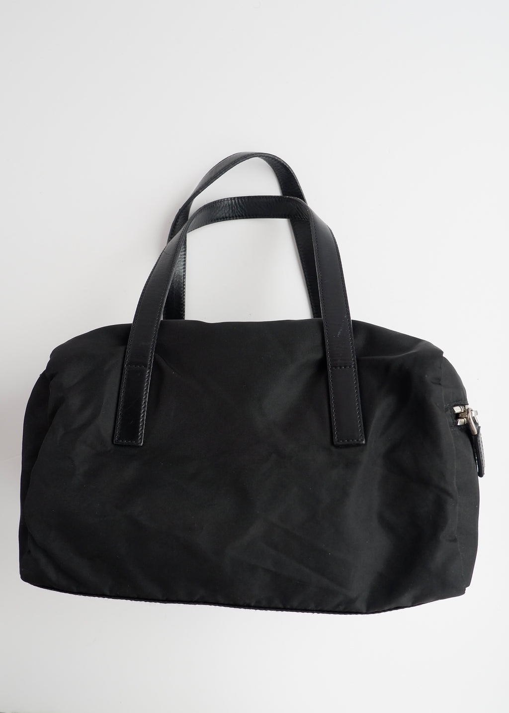 Sac à bandoulière Prada Bowler en nylon noir authentique d'occasion