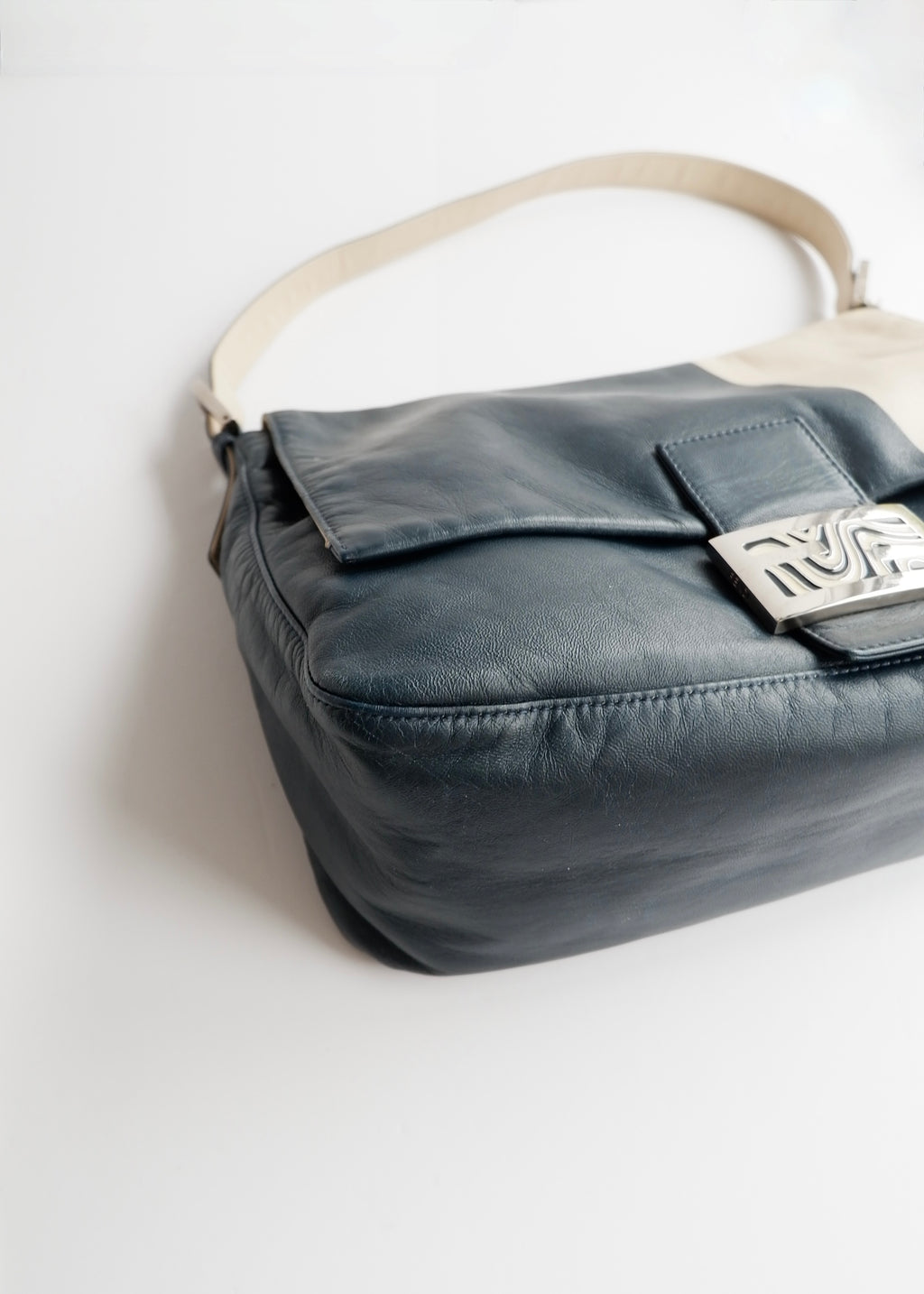 Preowned Fendi Blue/ Beige Leather Mamma Baguette Shoulder Bag