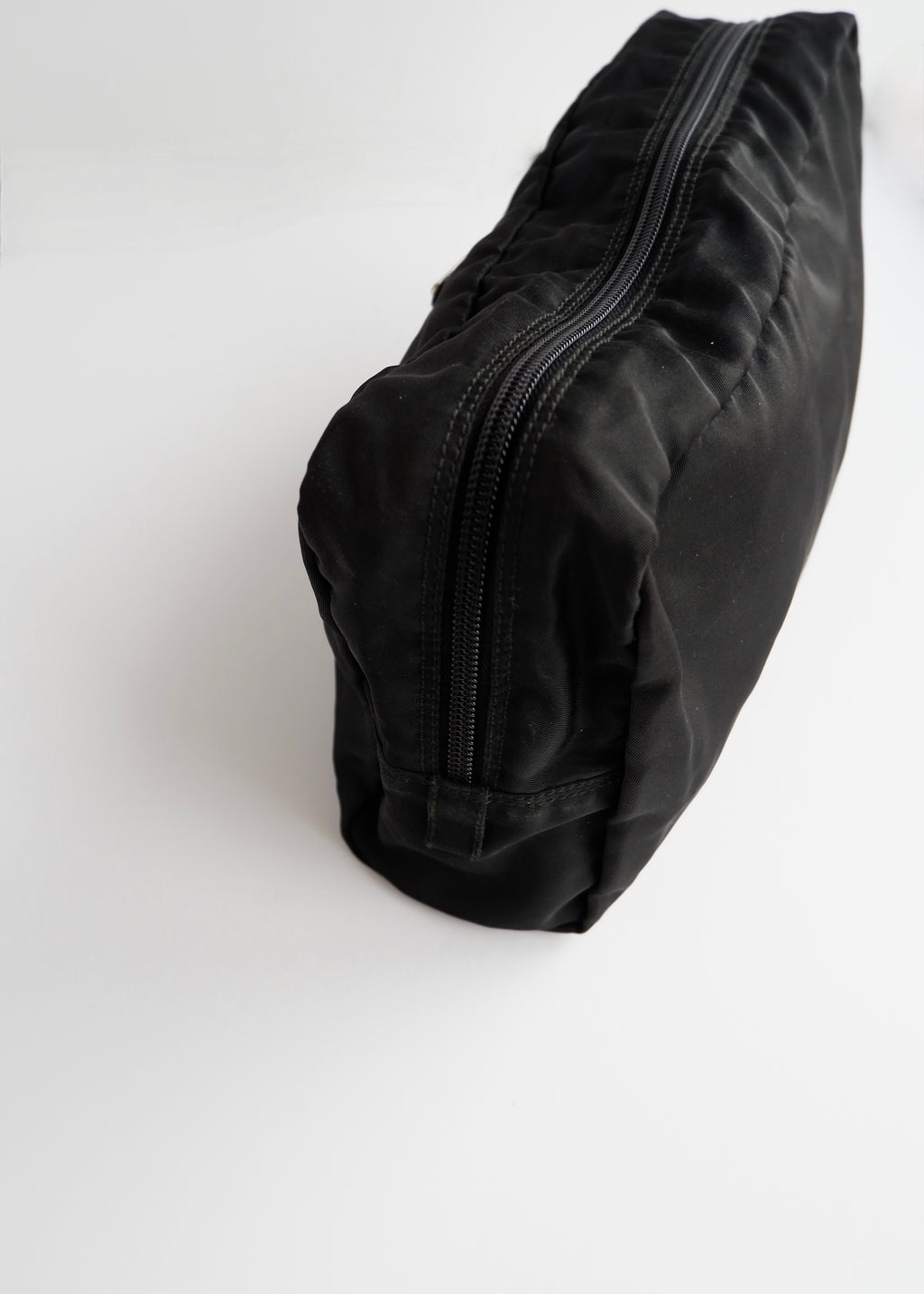 Authentique Pochette Prada Noire en Nylon Grand Modèle d'occasion