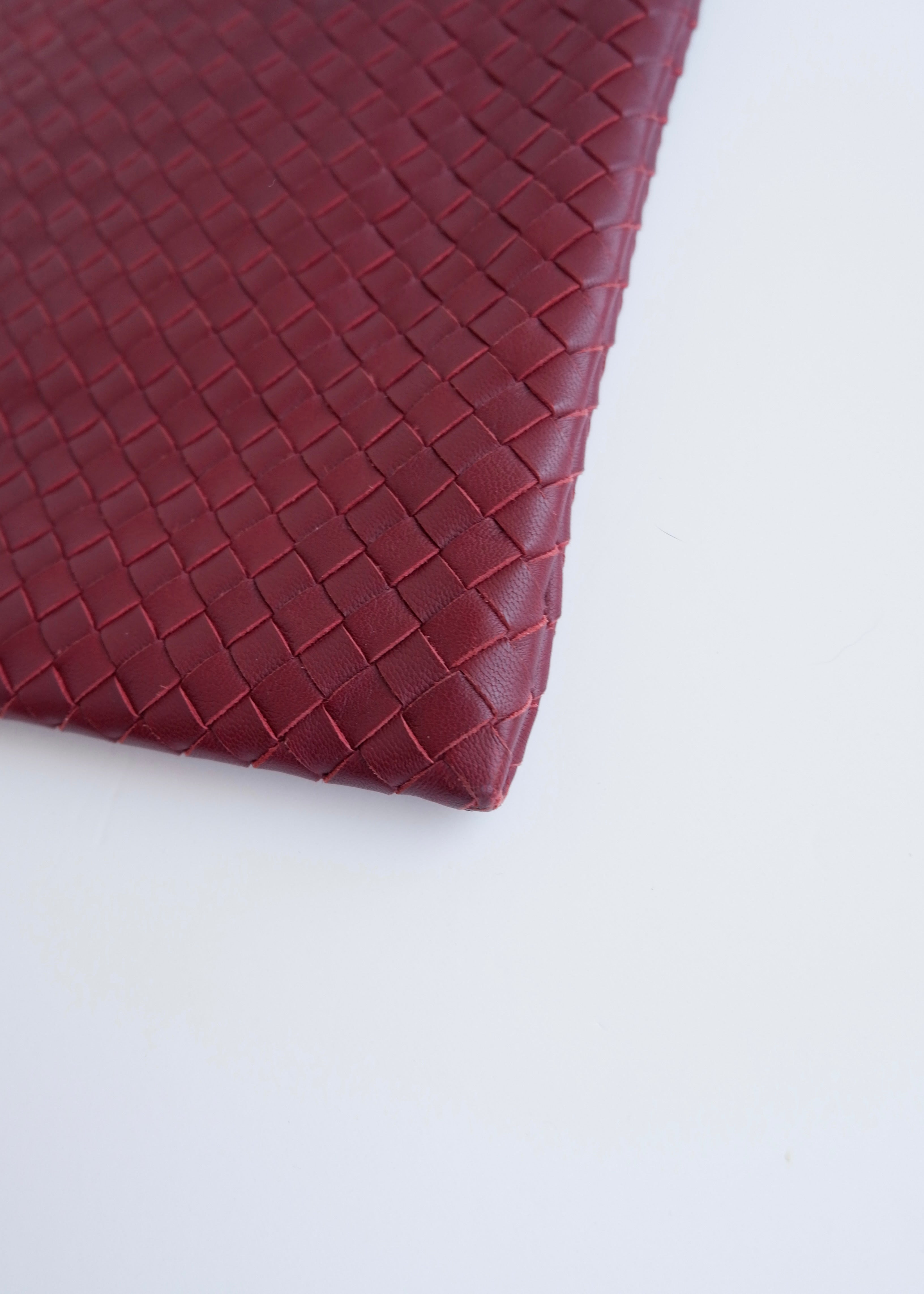Authentic Prowned Bottega Veneta Burgundy Leather Woven Pouch