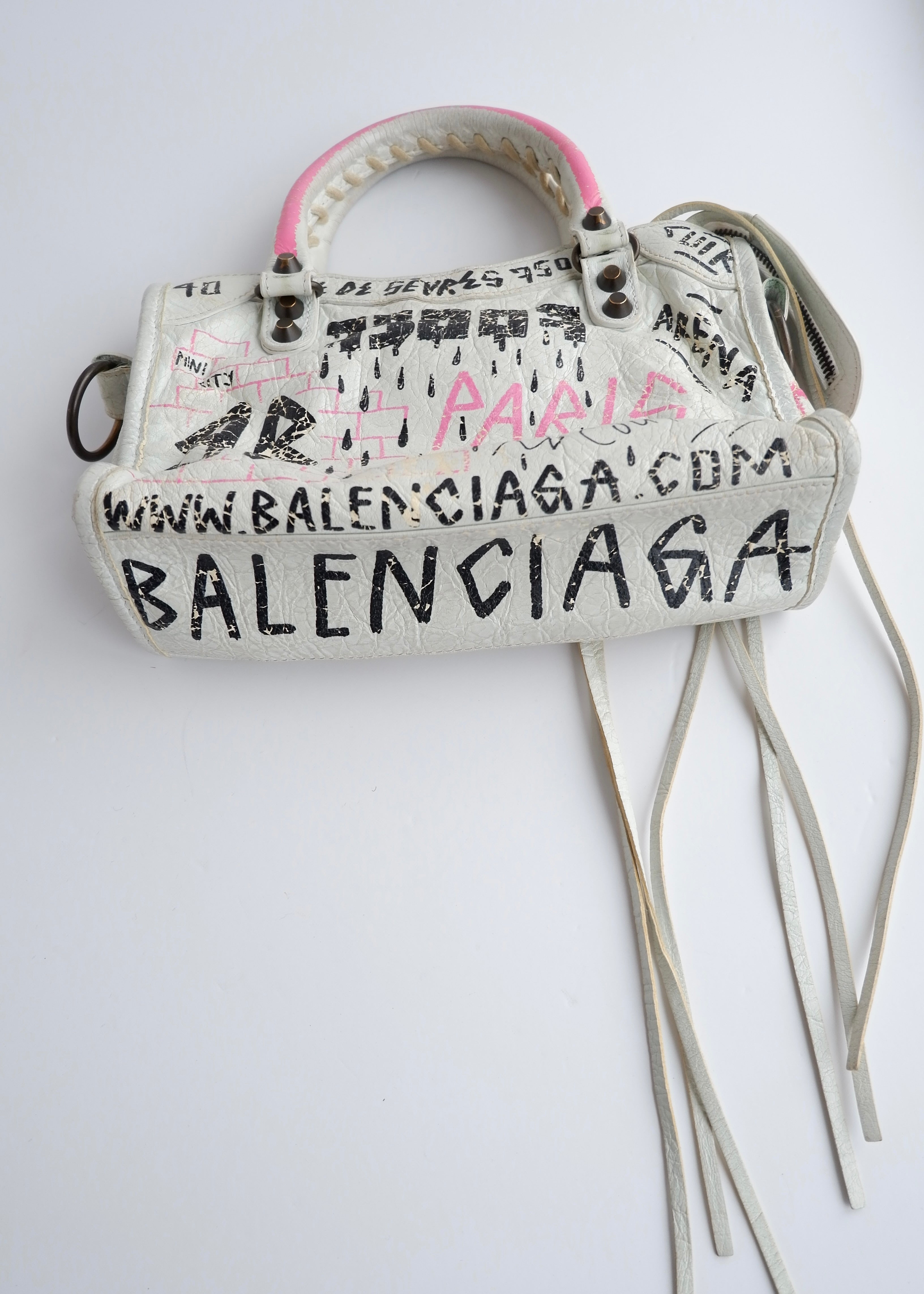 Sac Balenciaga City petite taille en cuir graffiti blanc/rose authentique d'occasion