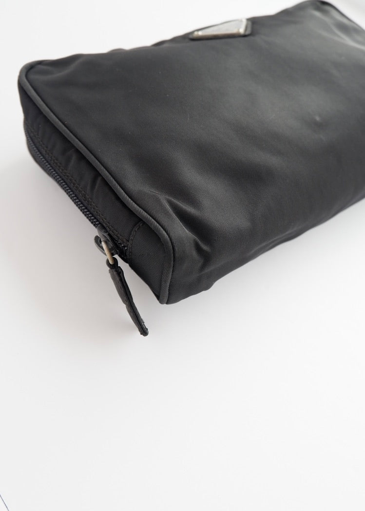 Pochette Prada authentique d'occasion en nylon noir
