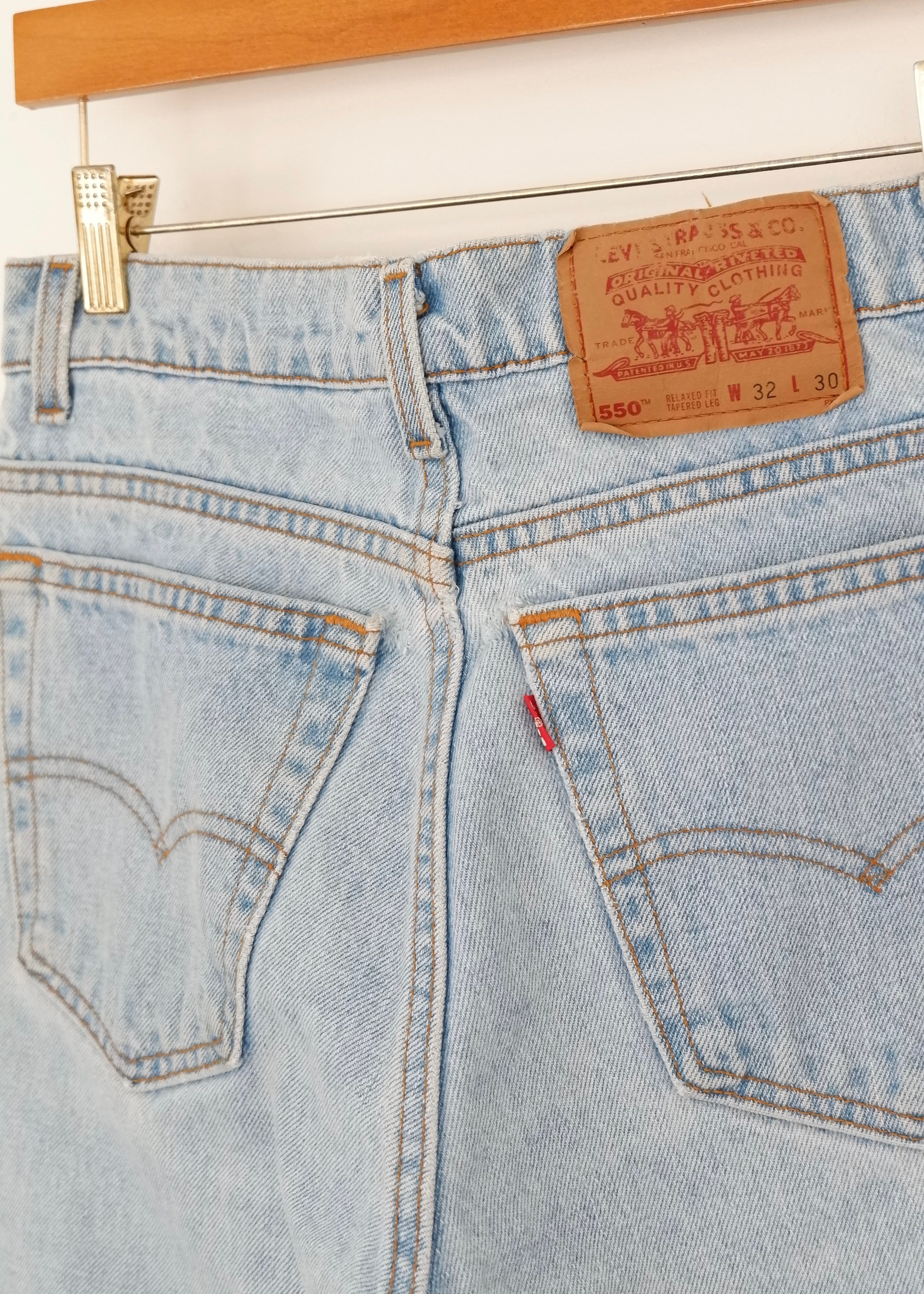 Levis Vintage 550 Medium Light Wash Jeans - 30
