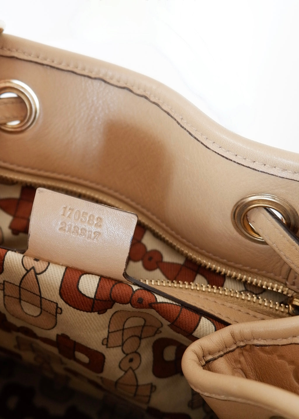 Authentic Preowned Gucci Beige Leagther Guccissima Peggy Tassel Shoulder Bag