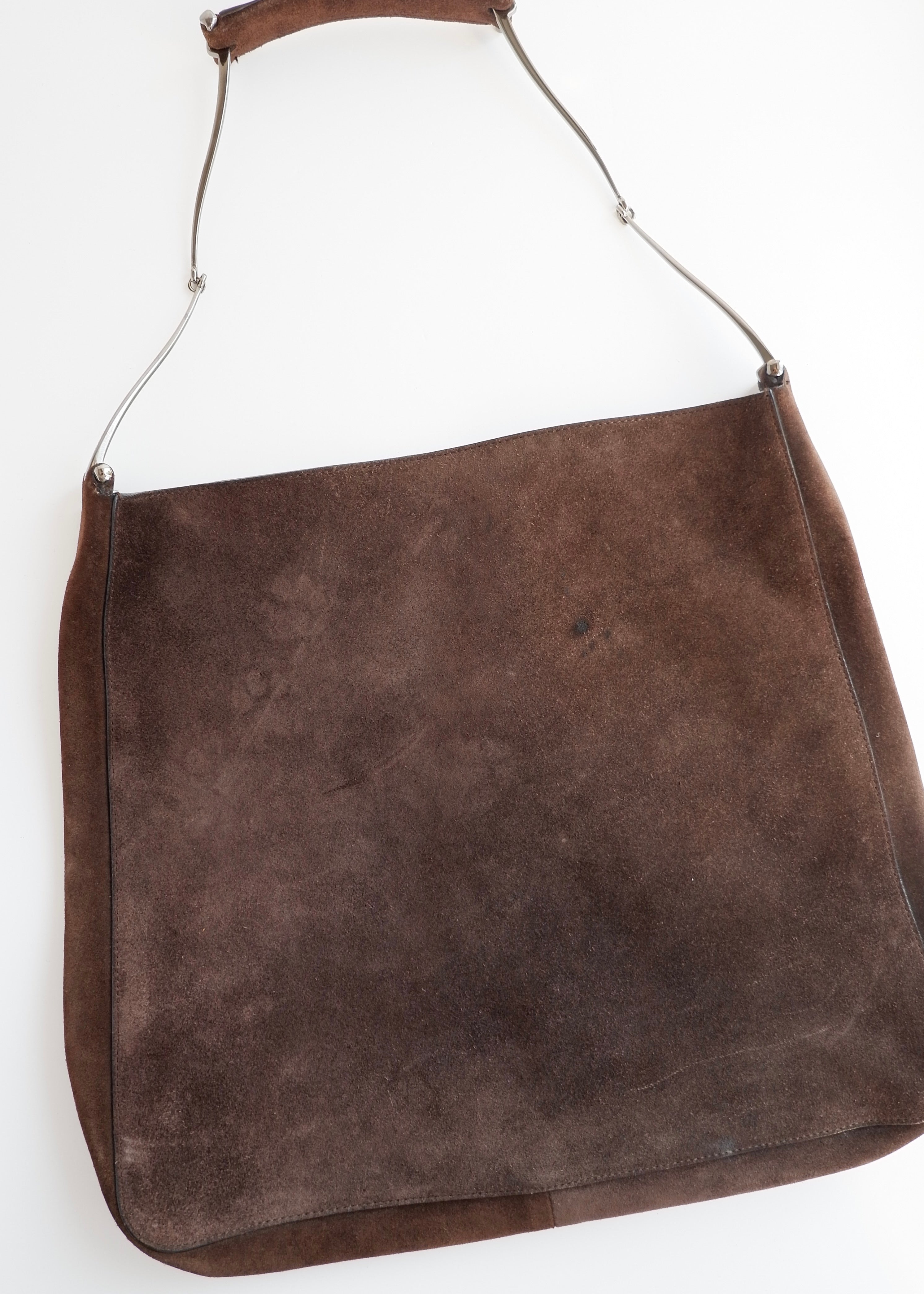 Sac à bandoulière Gucci d'occasion authentique en daim marron avec pochette