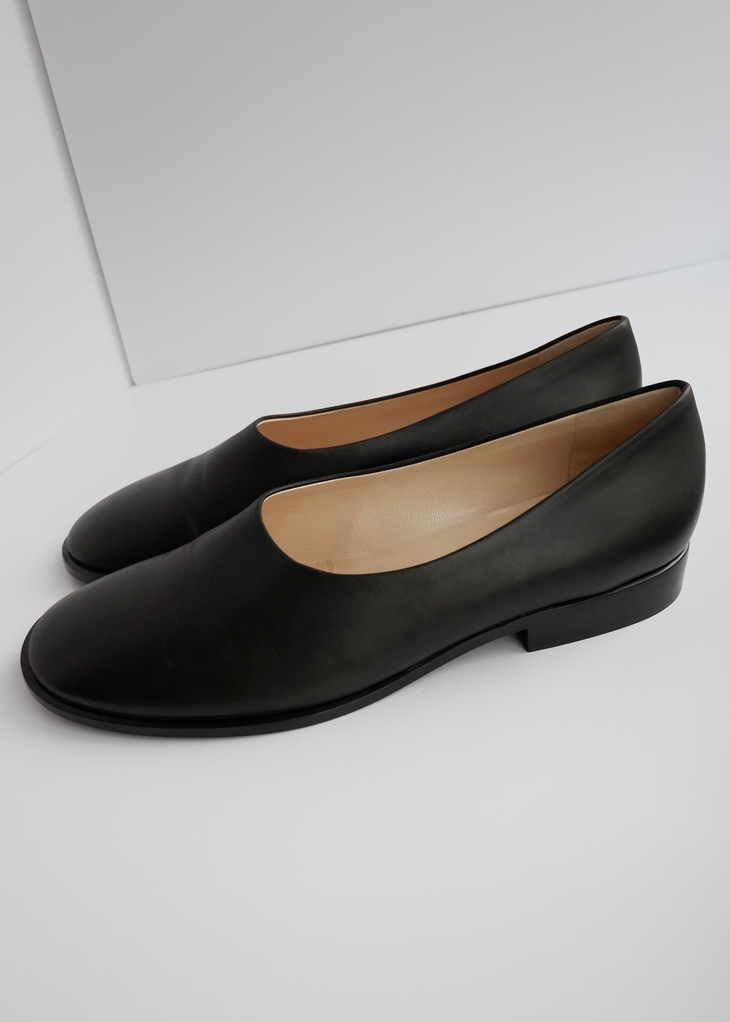Authentiques chaussures plates en cuir noir Bottega Veneta - 39