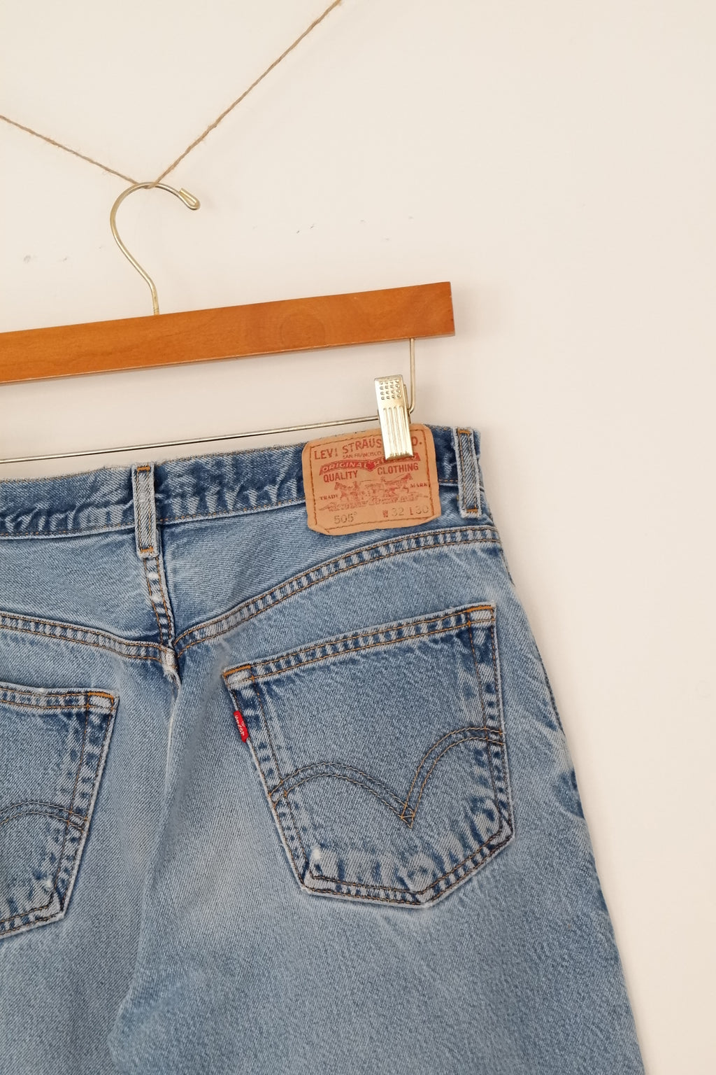 Levis 505 Medium Wash Jeans - 31