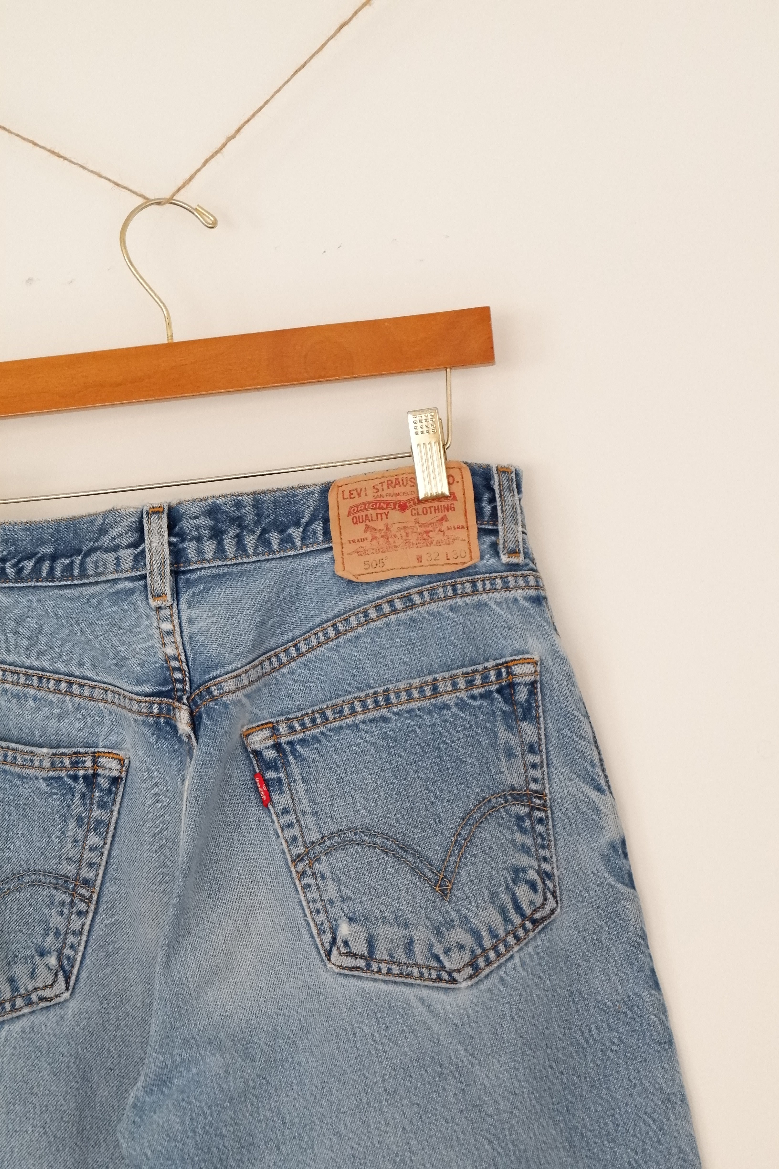 Levis 505 Medium Wash Jeans - 31