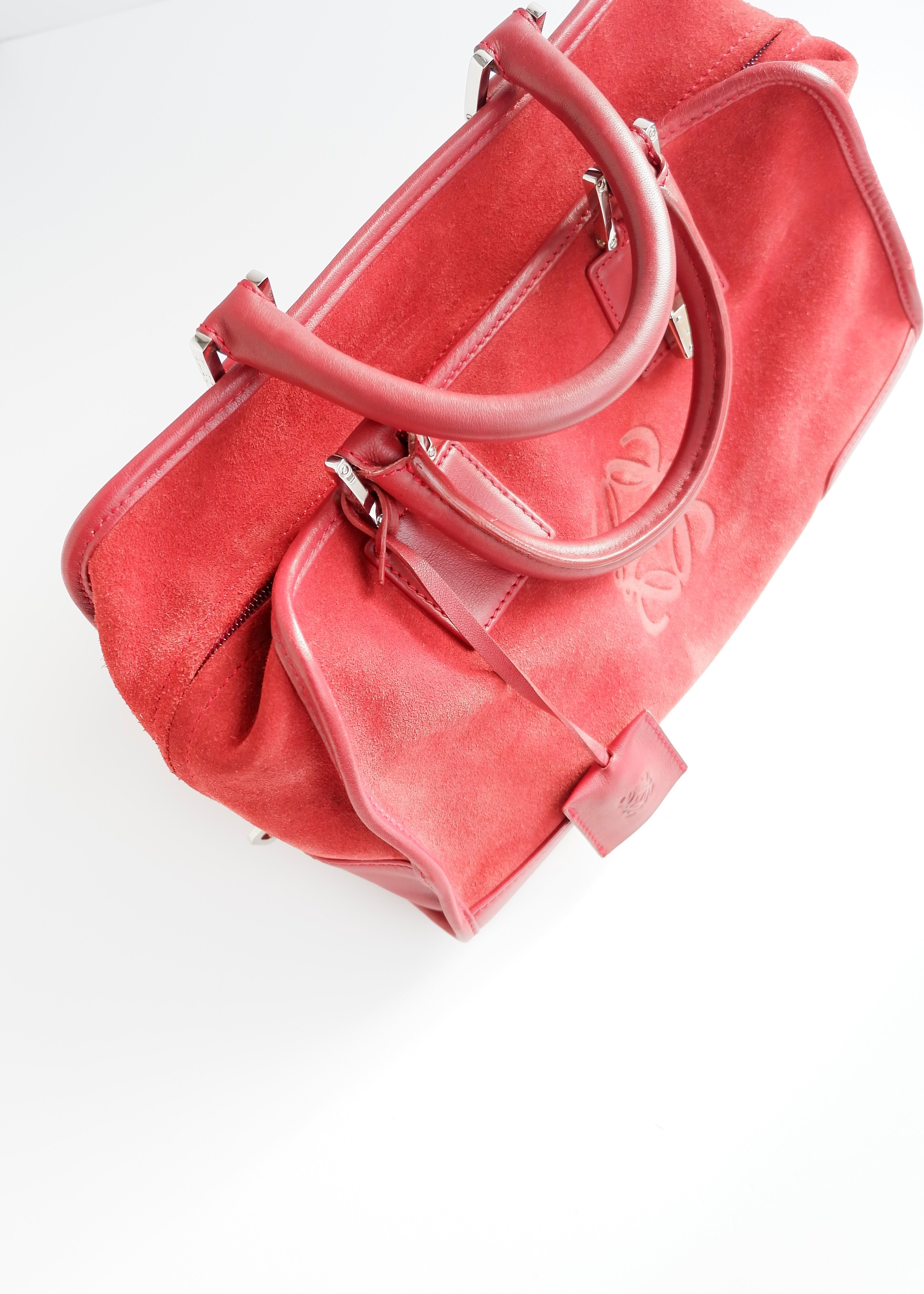 Sac Amazona Loewe en daim rouge d'occasion authentique