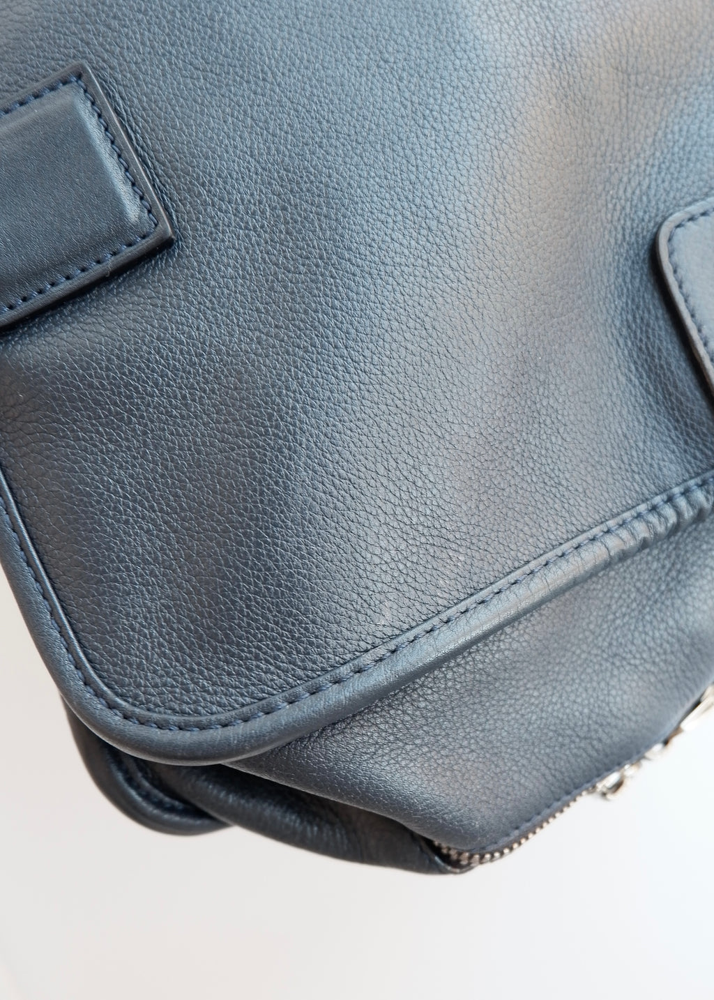Sac à main Loewe Amazona authentique d'occasion en cuir bleu marine