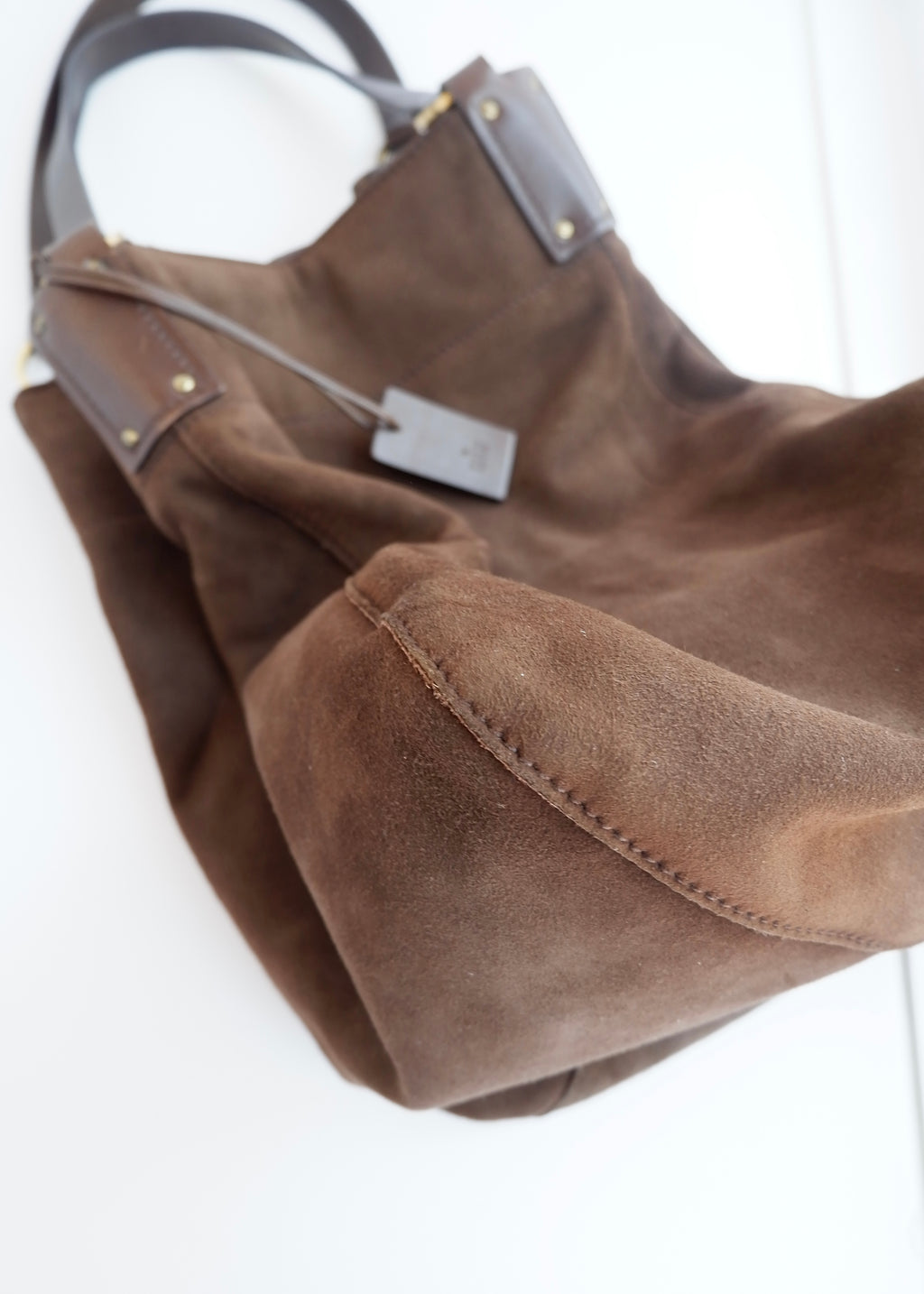 Sac à bandoulière hobo Gucci en daim marron authentique d'occasion