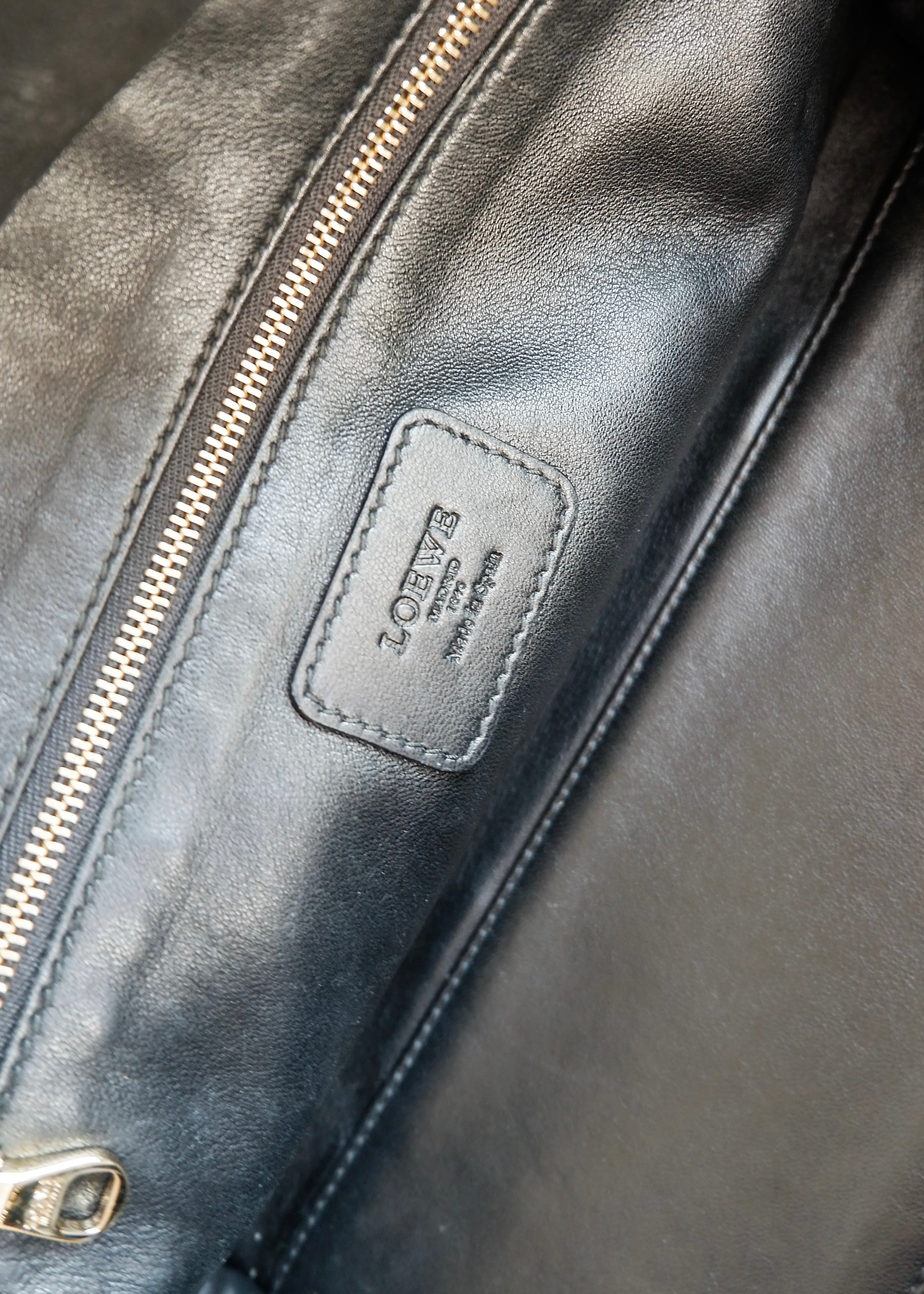 Sac Loewe Amazona authentique d'occasion en poulain noir/imprimé animal