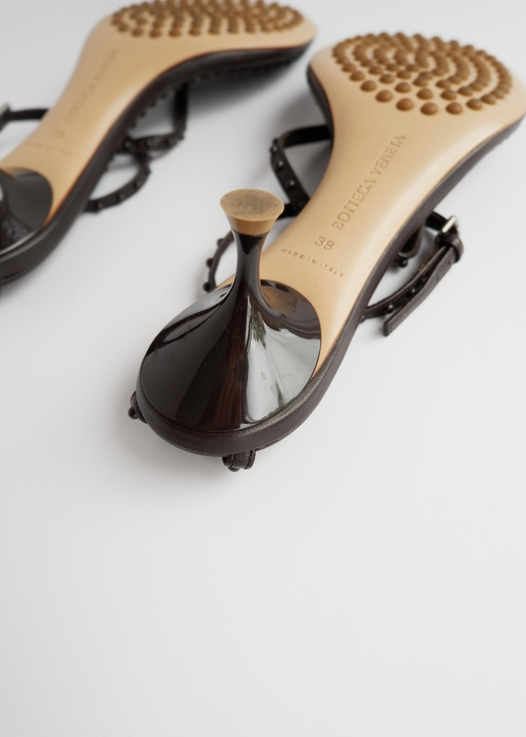 Sandales à talons Bottega Veneta en cuir marron, authentiques et d'occasion - 38