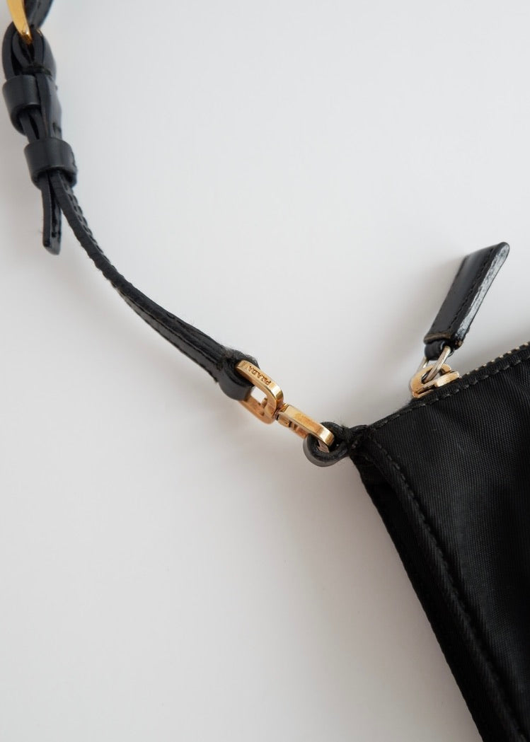 Authentique sac à bandoulière Prada en nylon noir d'occasion