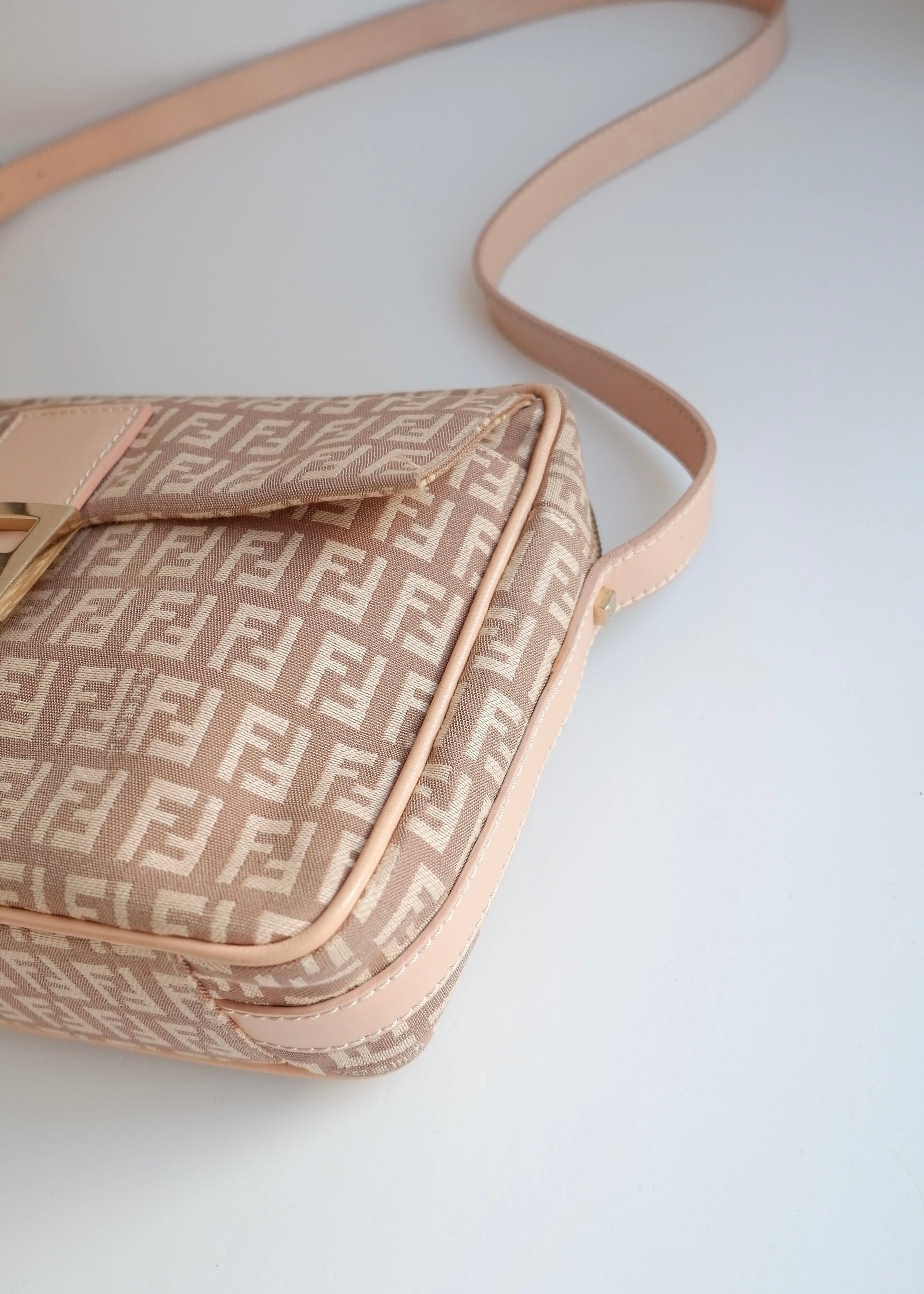 Authentique Sac Bandoulière Fendi Zucchino Rose Toile/Cuir d'occasion