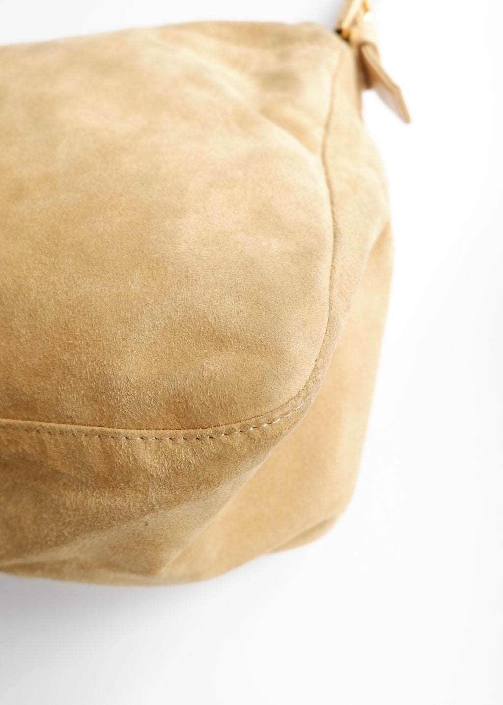 Sac à bandoulière Fendi Mamma Baguette en daim beige d'occasion authentique