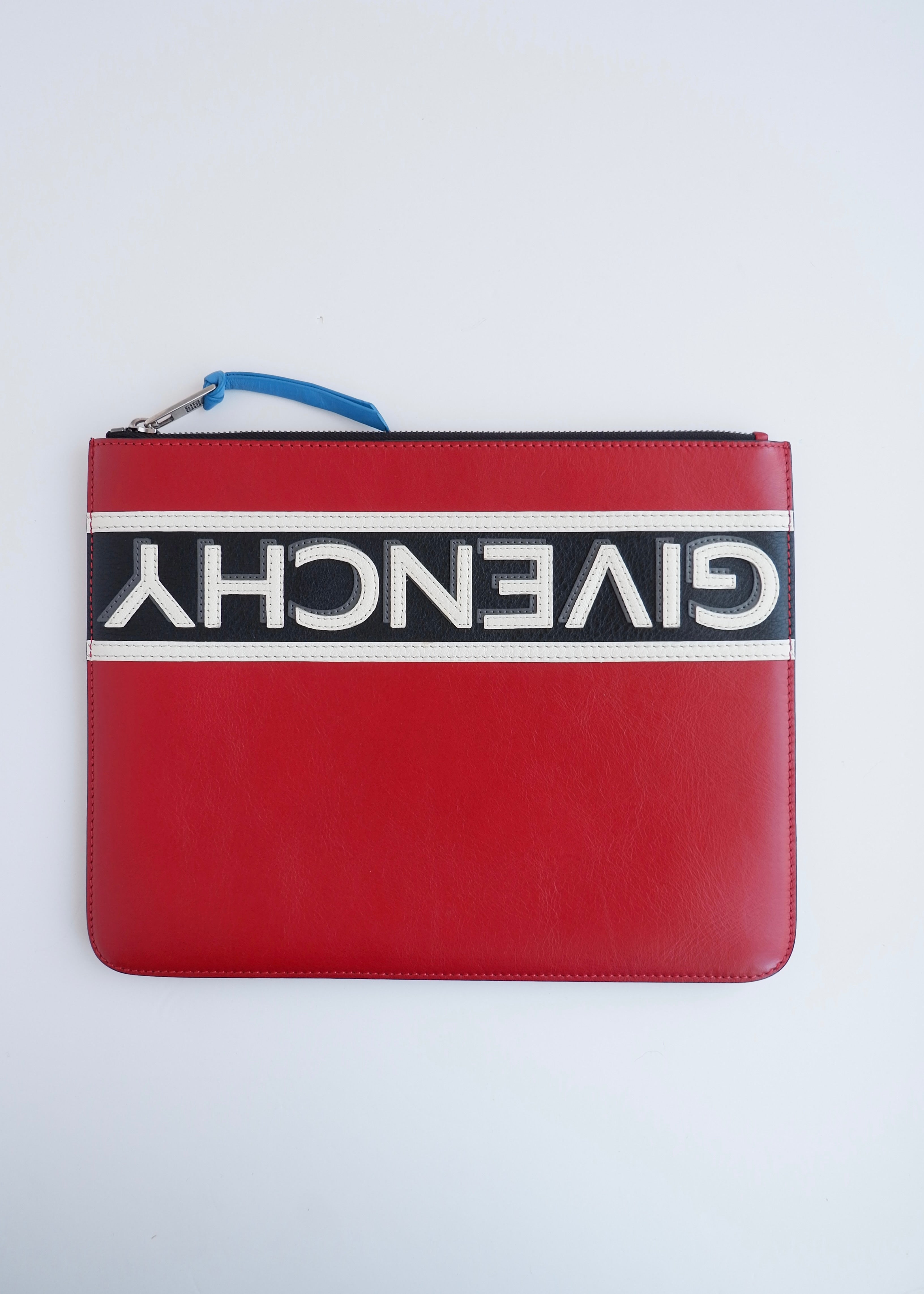 Pochette Givenchy d'occasion authentique en cuir rouge