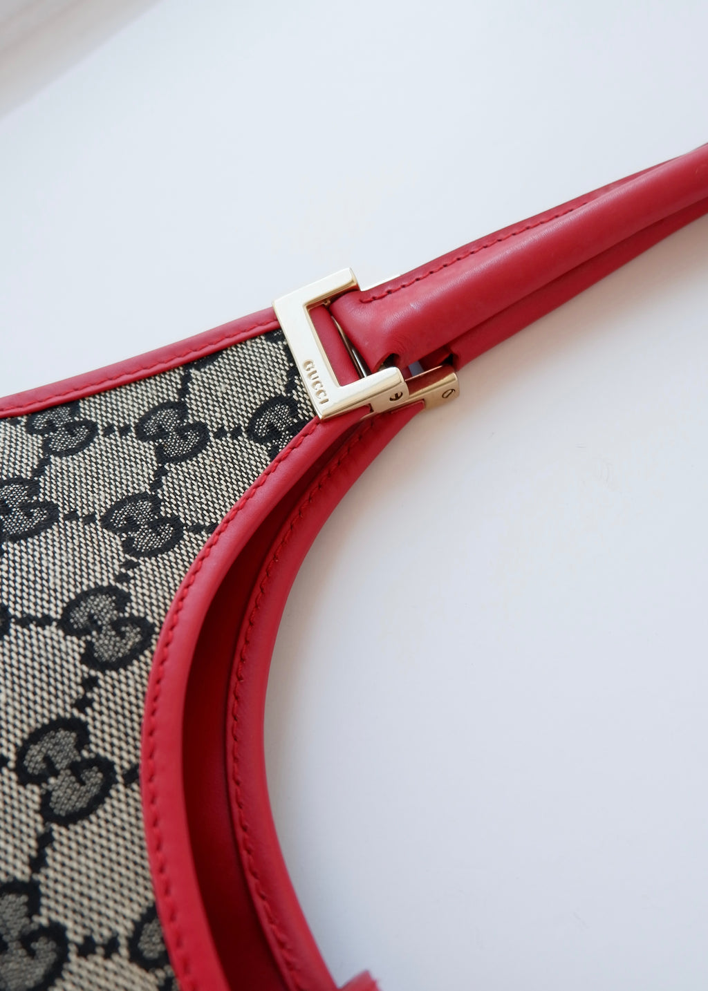 Preowned Gucci Red GG Canvas Jackie Piston Closure Shoulder Bag