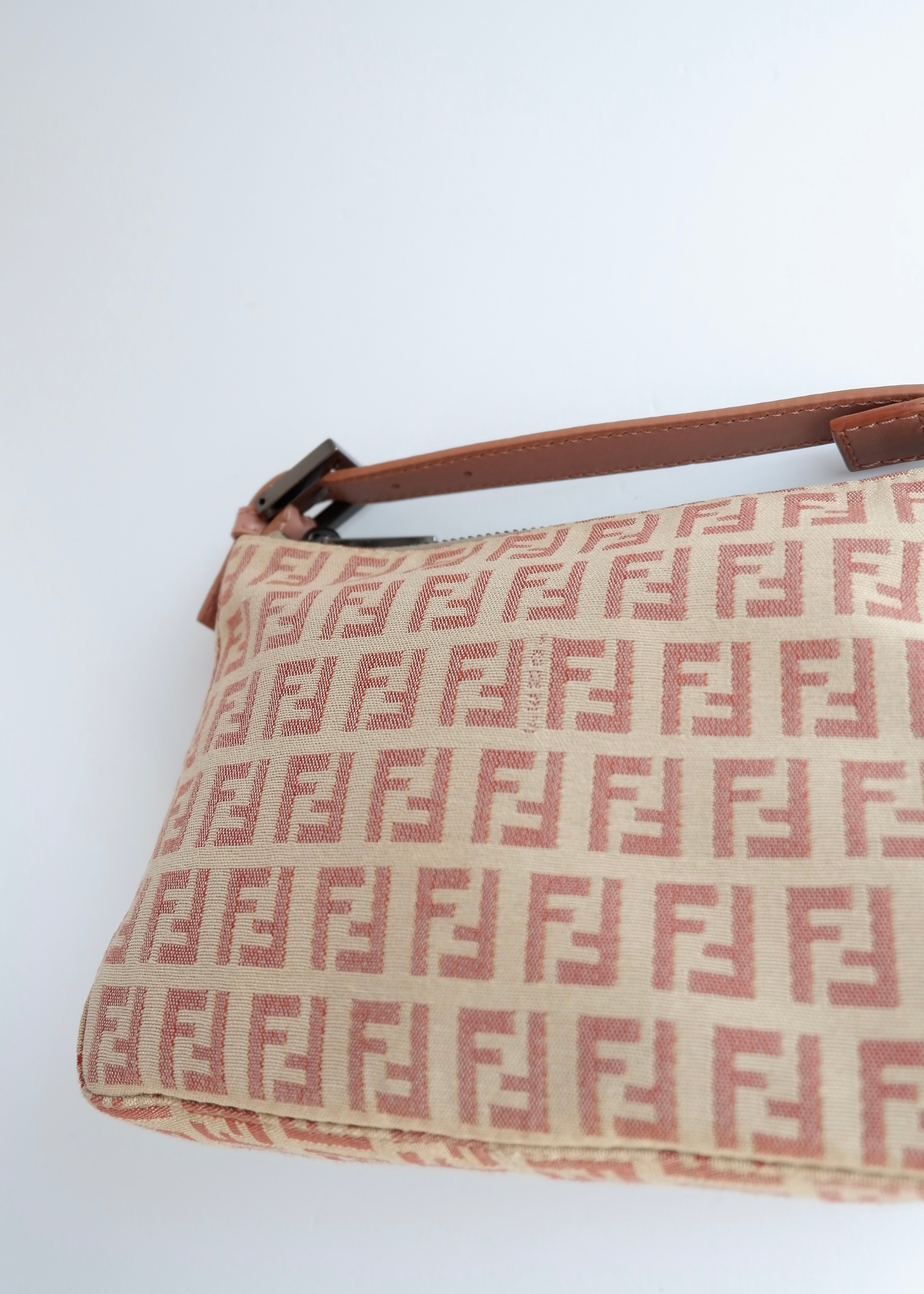 Pochette Fendi Zucchino rose poudré authentique d'occasion