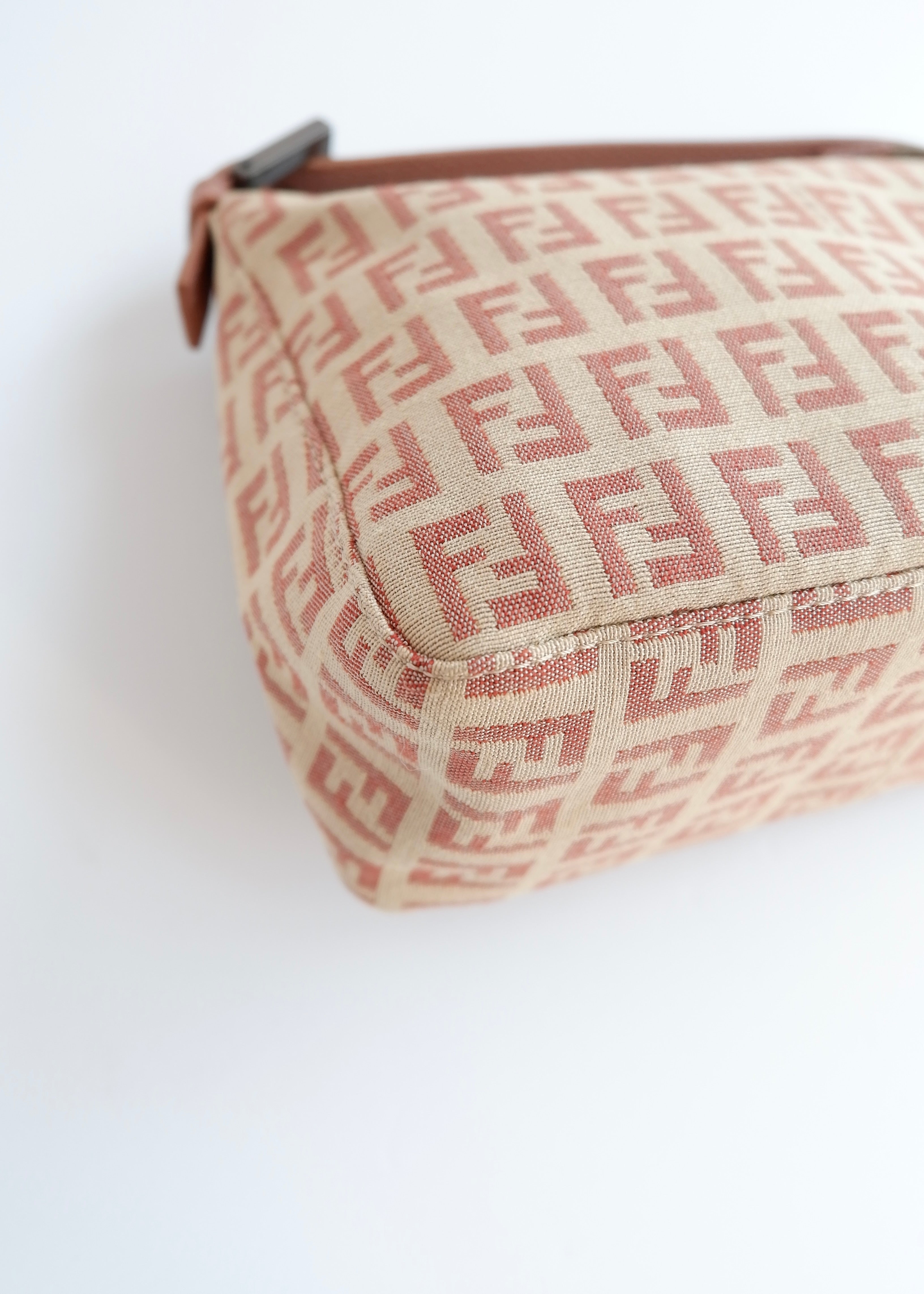 Pochette Fendi Zucchino rose poudré authentique d'occasion