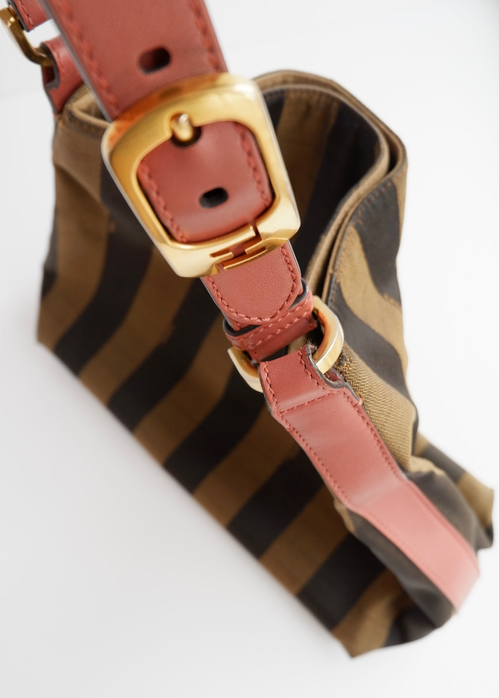 Authentique sac porté épaule Fendi d'occasion en toile/cuir Pequin marron/rose