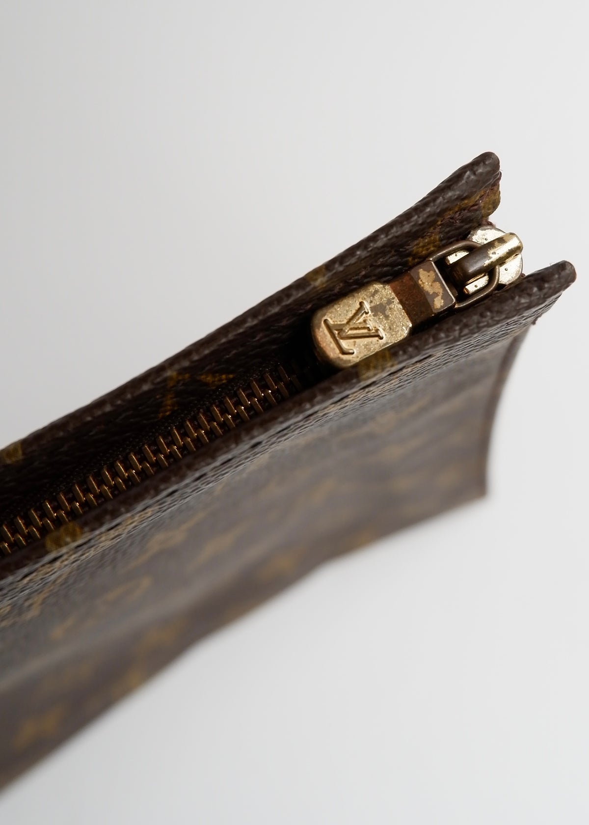 Preowned Louis Vuitton Monogram Toiletry 26 Pouch