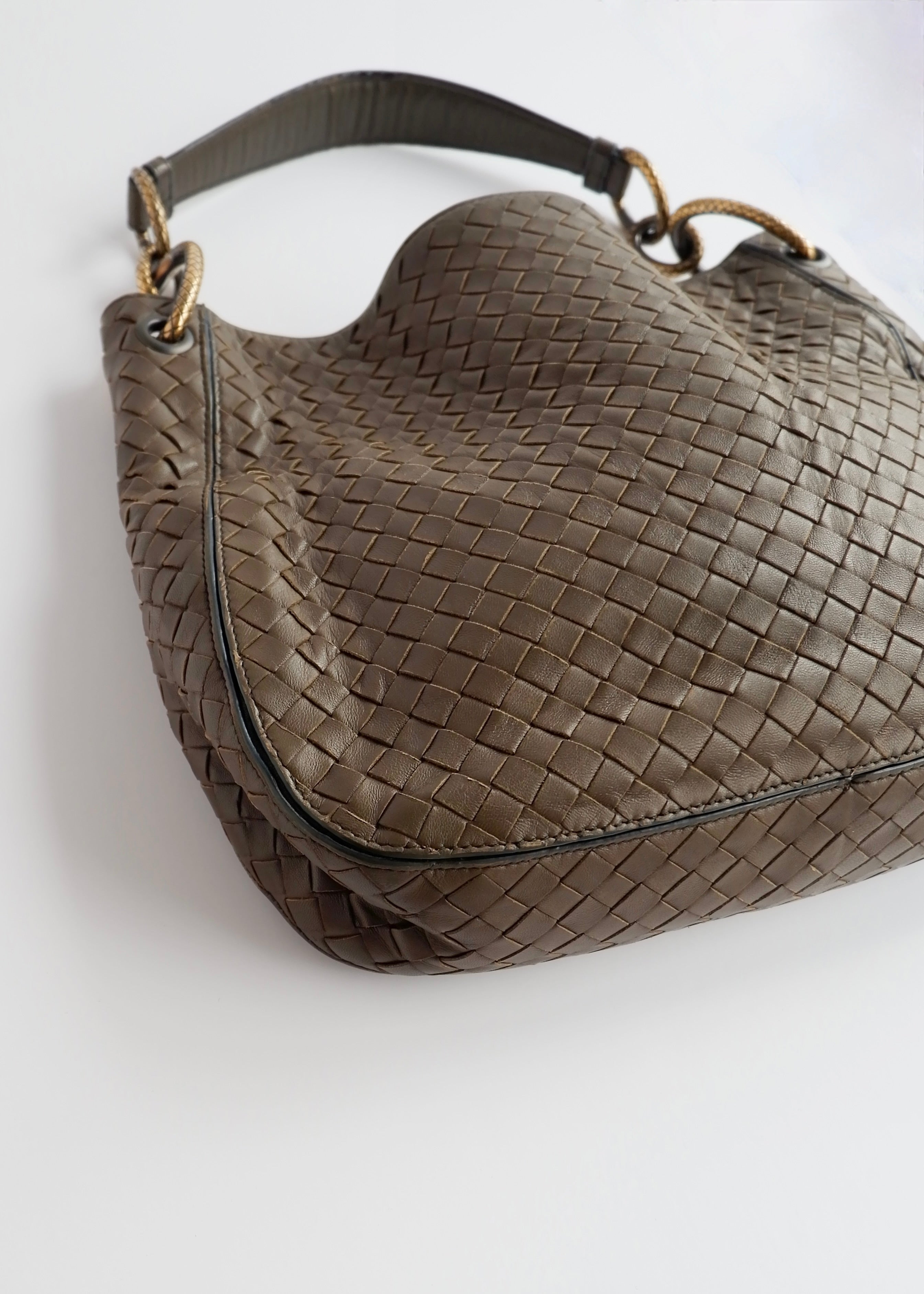 Sac à bandoulière Bottega Veneta Intrecciato kaki authentique d'occasion