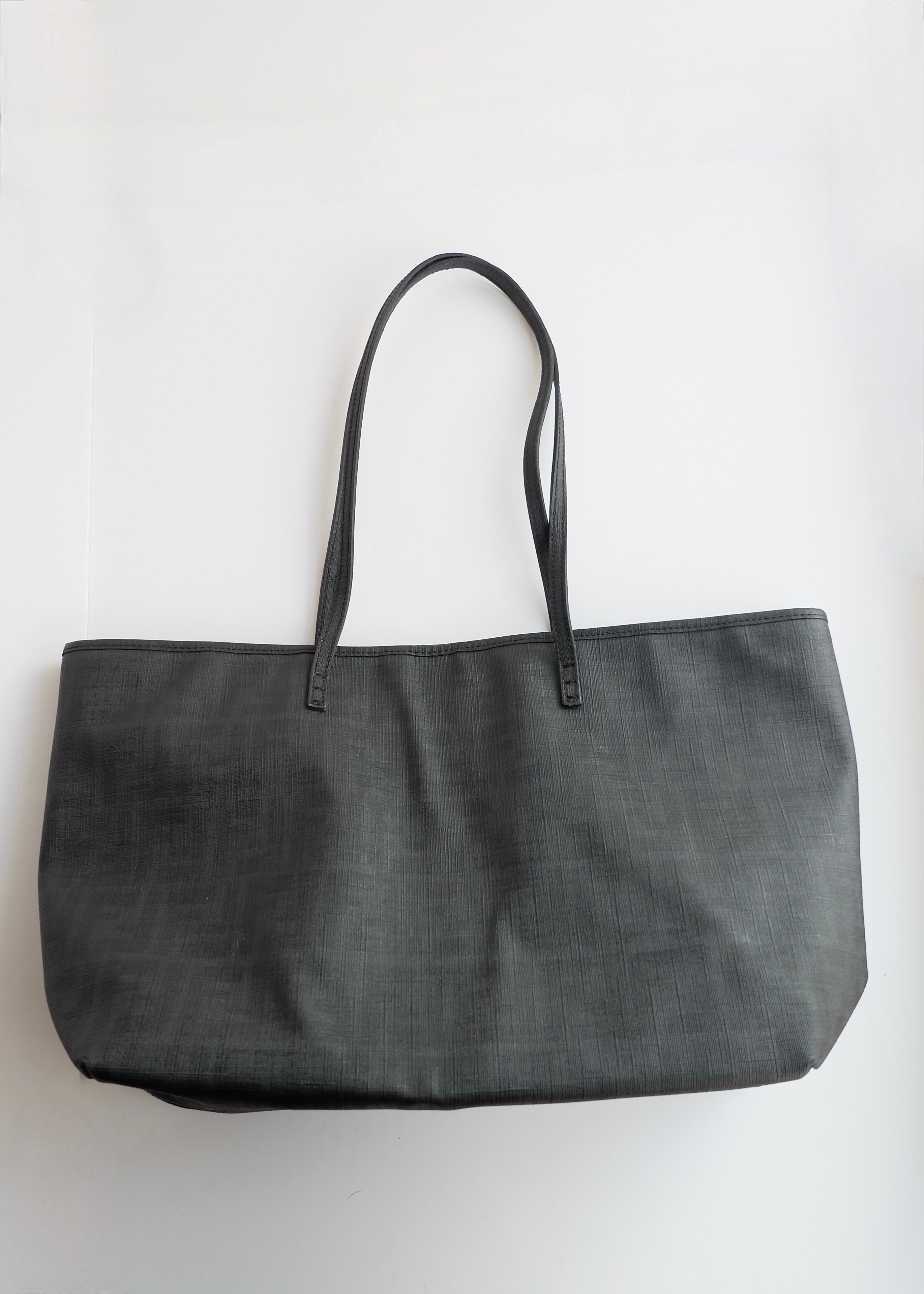 Sac cabas Fendi Zucca en toile enduite noire d'occasion authentique