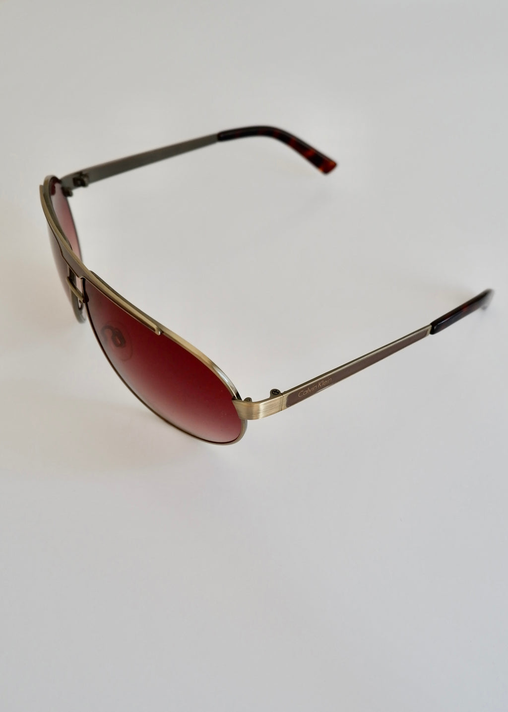 Authentiques lunettes de soleil aviateur Calvin Klein d'occasion
