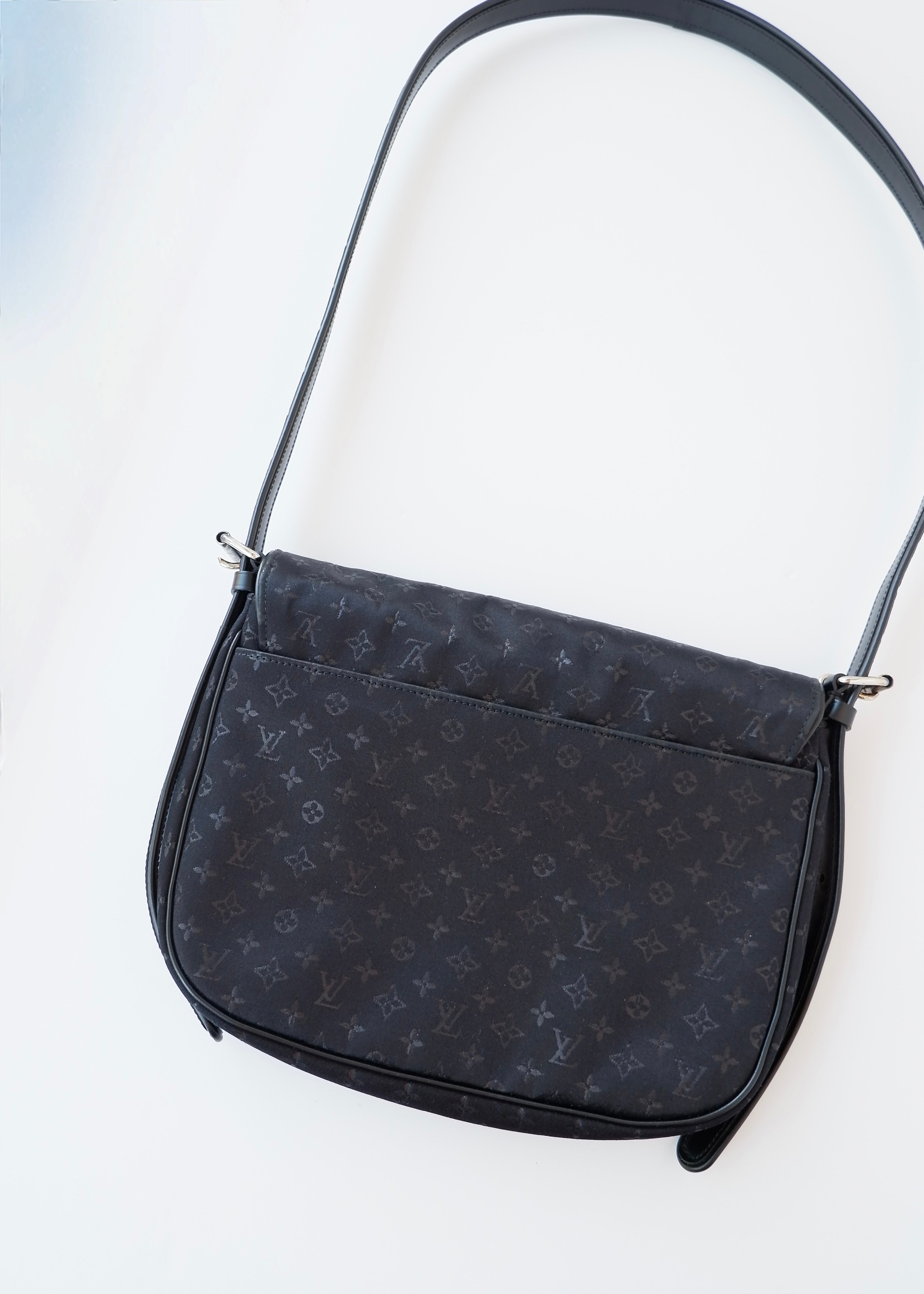 Preowned Louis Vuitton Limited Edition Conte de Fees Musette Bag