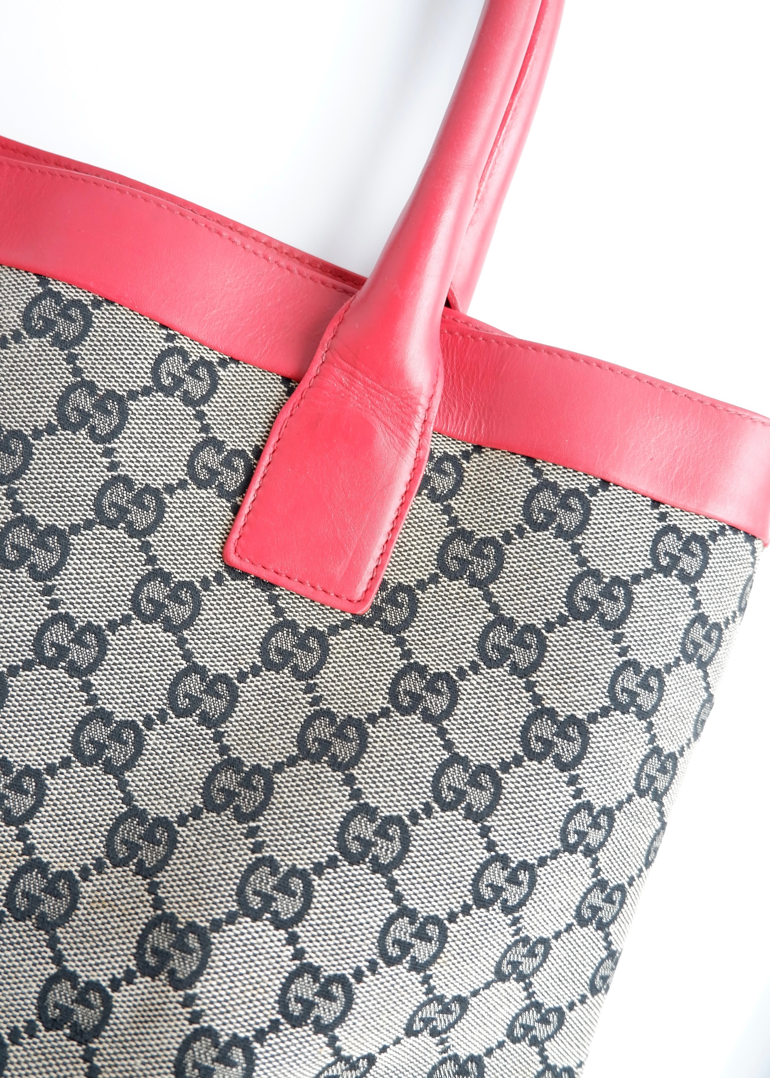 Authentic Preowned Gucci GG Canvas Red/ Navy Shoulder Bag