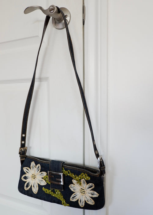 Sac bandoulière Fendi Mamma Denim Flower brodé authentique d'occasion