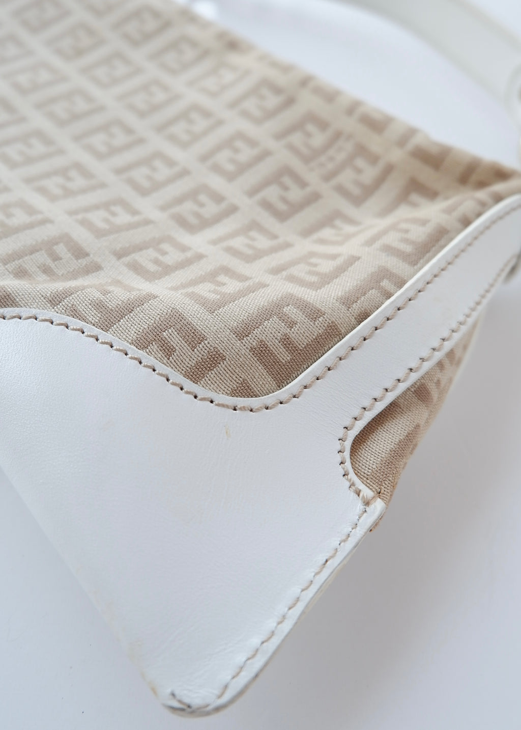 Preowned Vintage Fendi White Leather Beige Canvas Zucchino Shoulder Bag