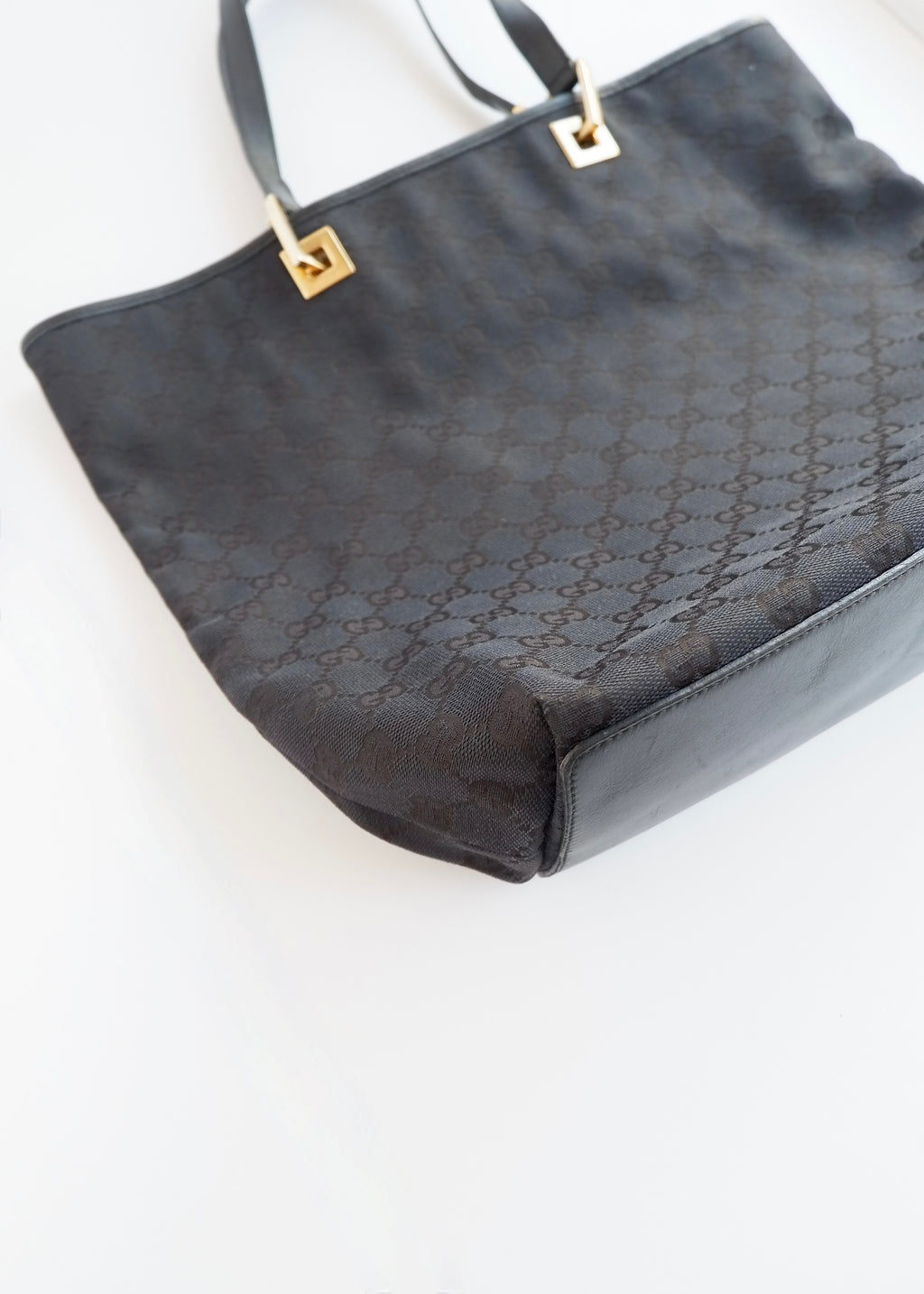 Preowned Gucci Black GG Canvas Shoulder Bag GHW