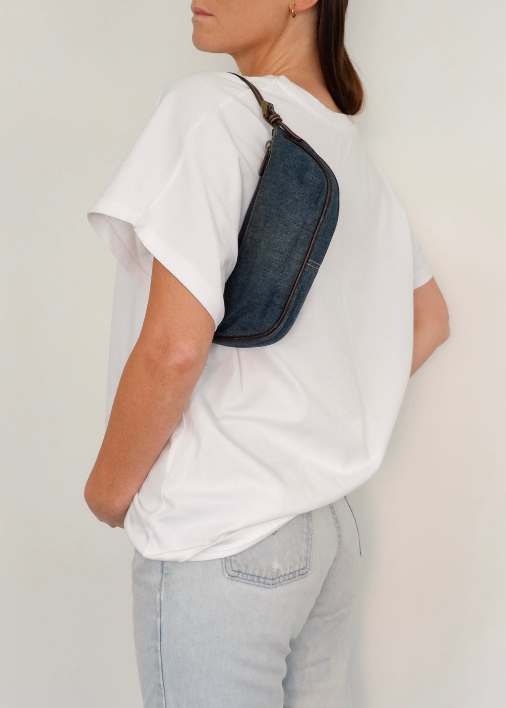 Authentique Sac porté épaule Fendi en jean bleu d'occasion