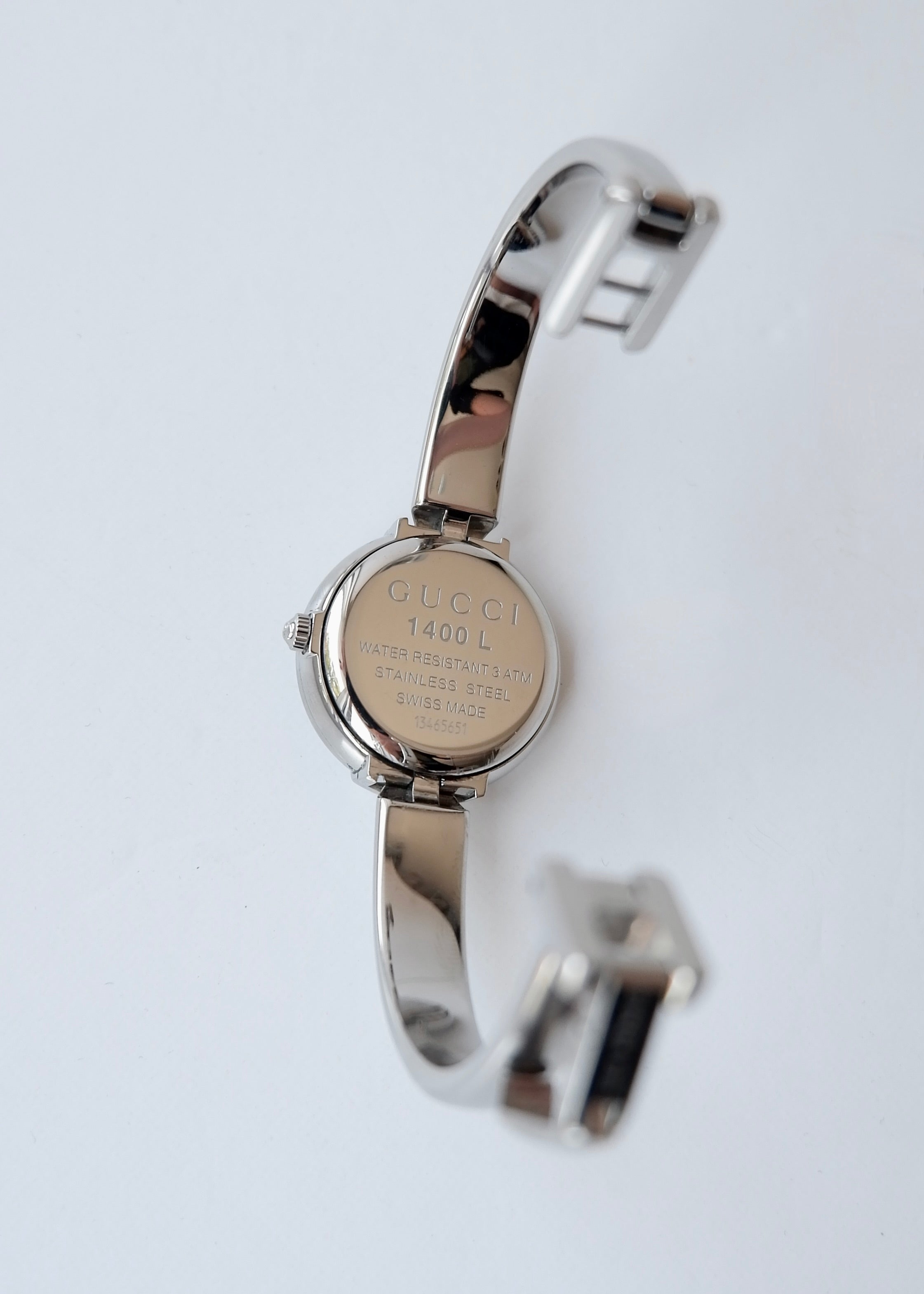 Preowned Gucci Silver Thin Band Circle Face Stainless Steel Watch