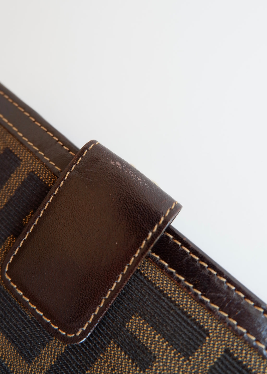 Preowned Vintage Fendi Brown Zucca Canvas/Leather Twist Lock Wallet