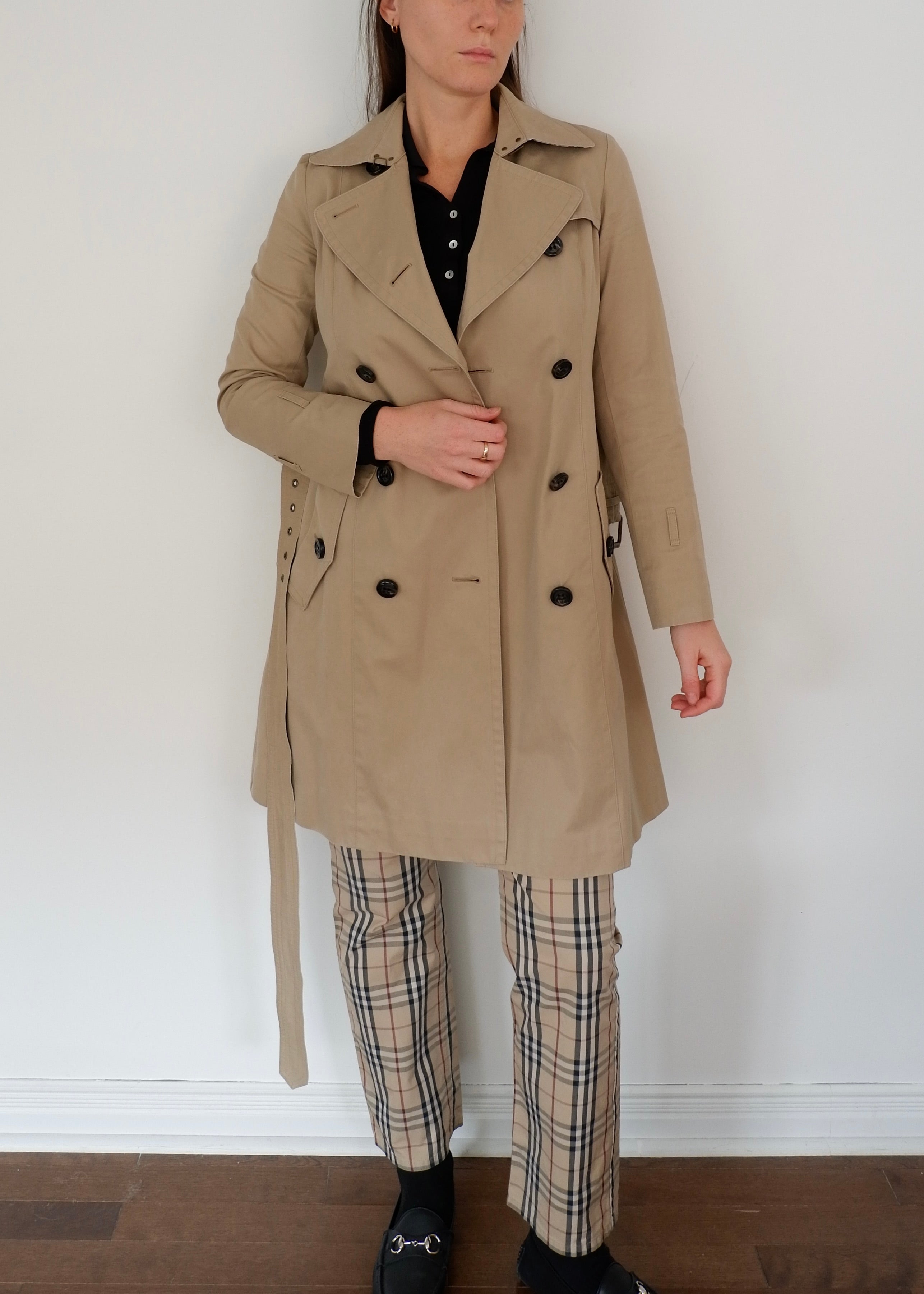 Trench-coat mi-long beige Burberry d'occasion authentique - T.S
