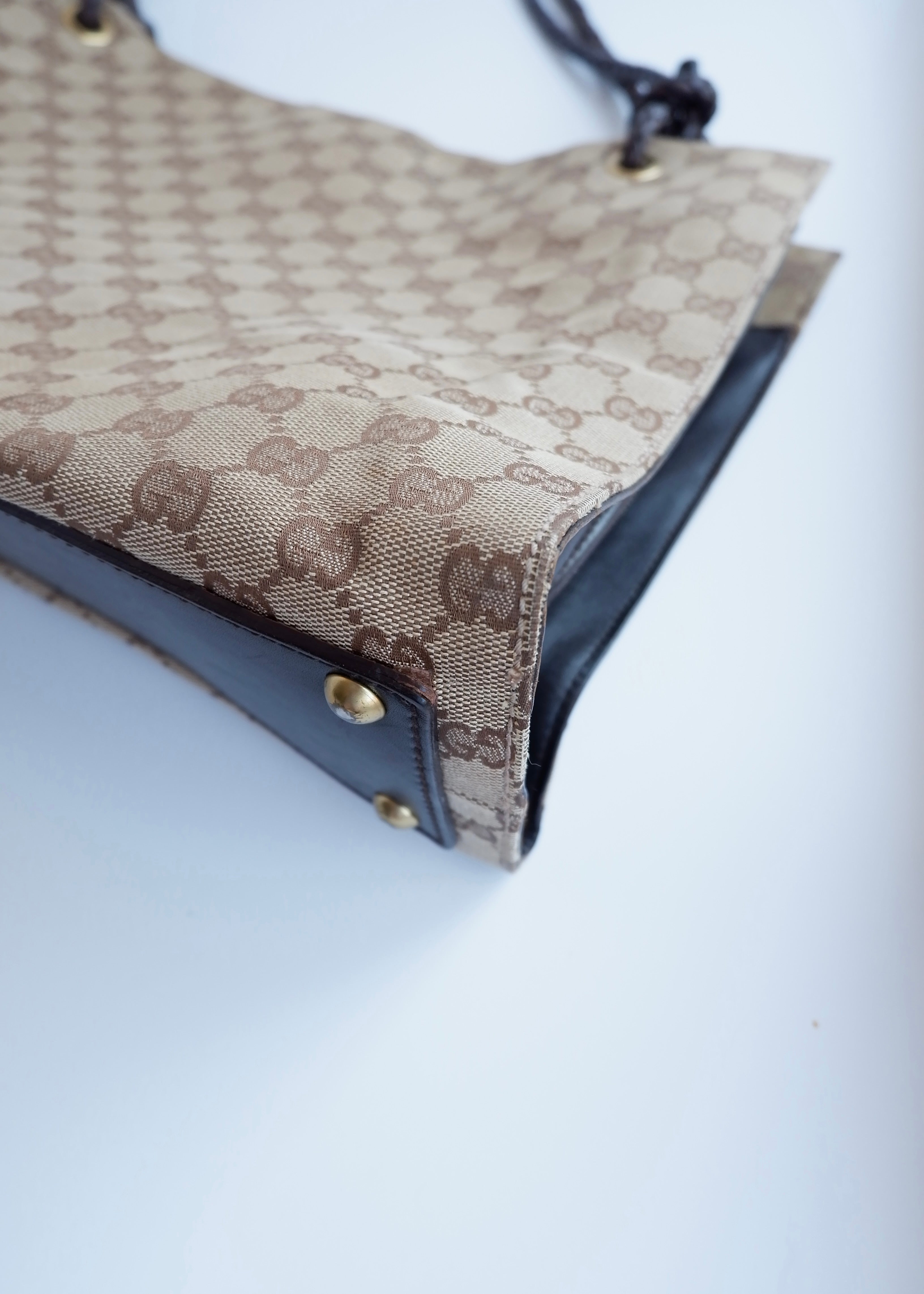 Sac fourre-tout Gucci d'occasion authentique en toile GG marron avec anse en cuir tressé