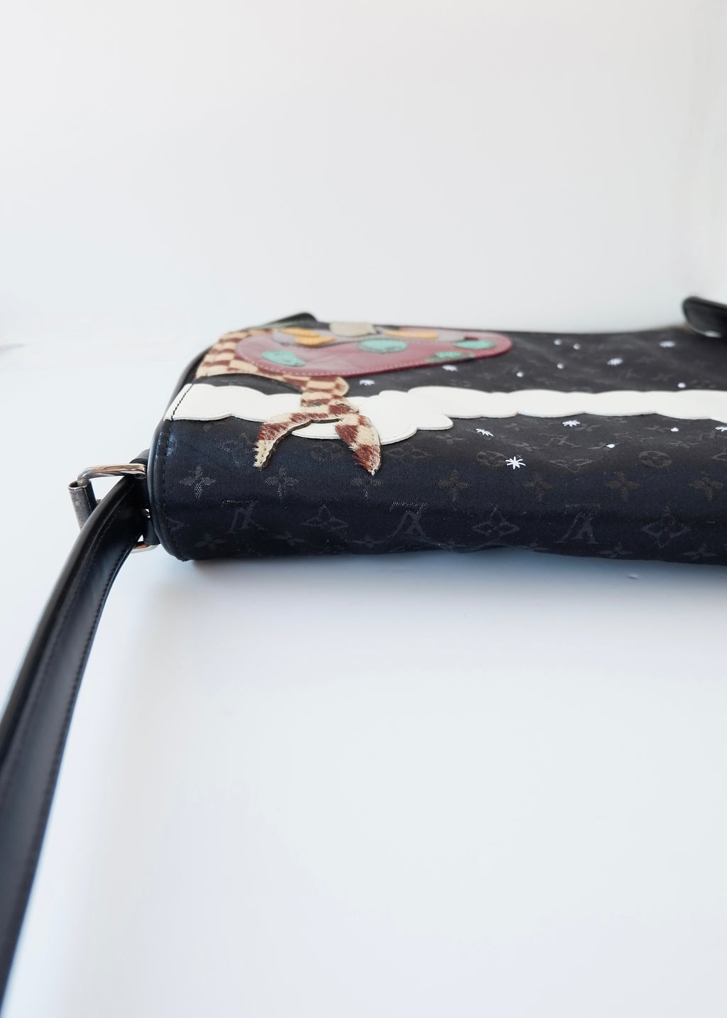 Preowned Louis Vuitton Limited Edition Conte de Fees Musette Bag