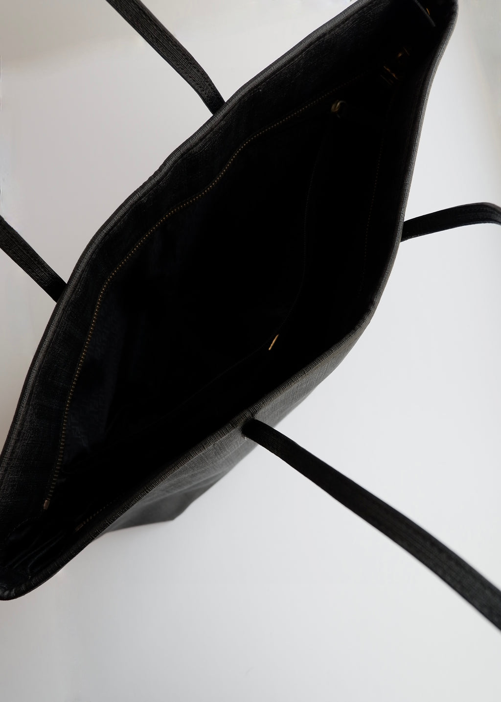 Sac cabas Fendi Zucca en toile enduite noire d'occasion authentique