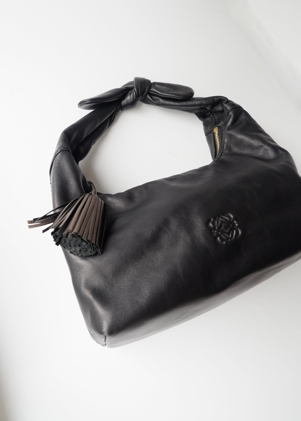Preowned Loewe Black Leather Hobo Shoulder Bag