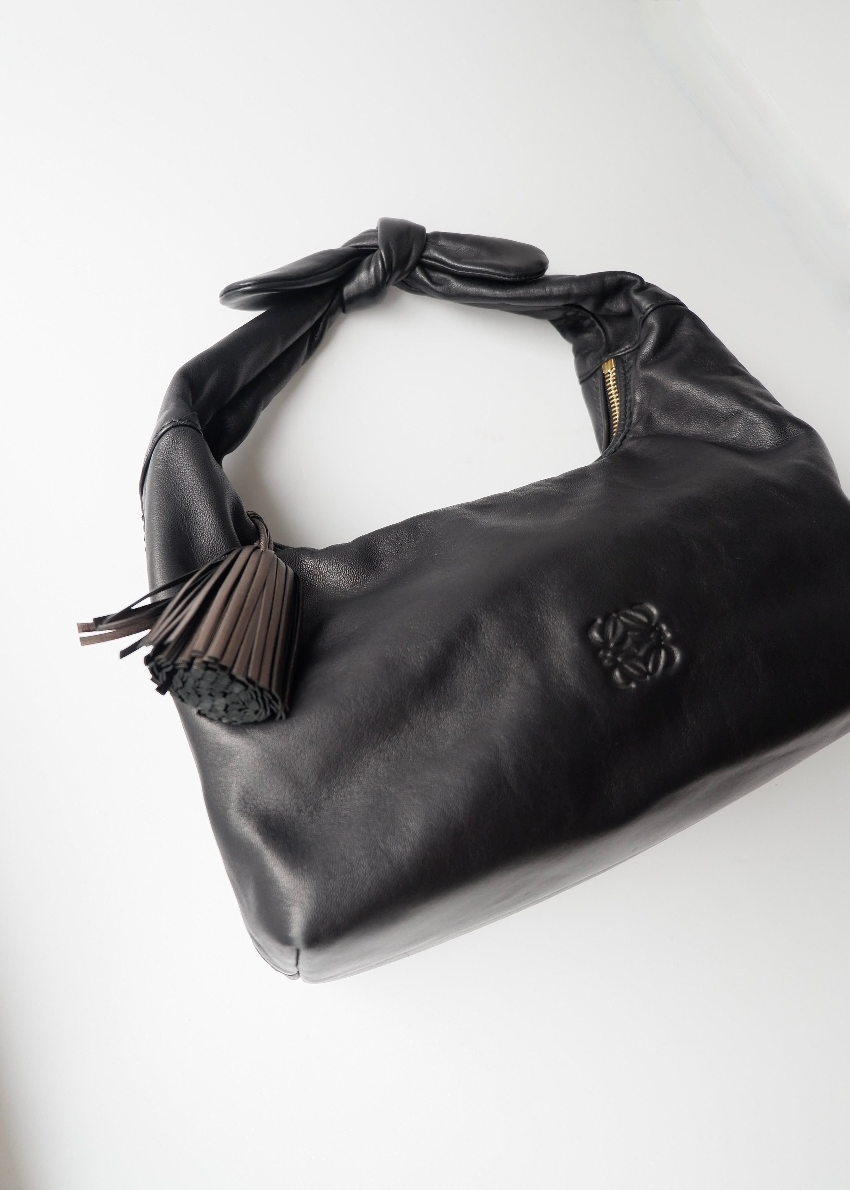 Preowned Loewe Black Leather Hobo Shoulder Bag