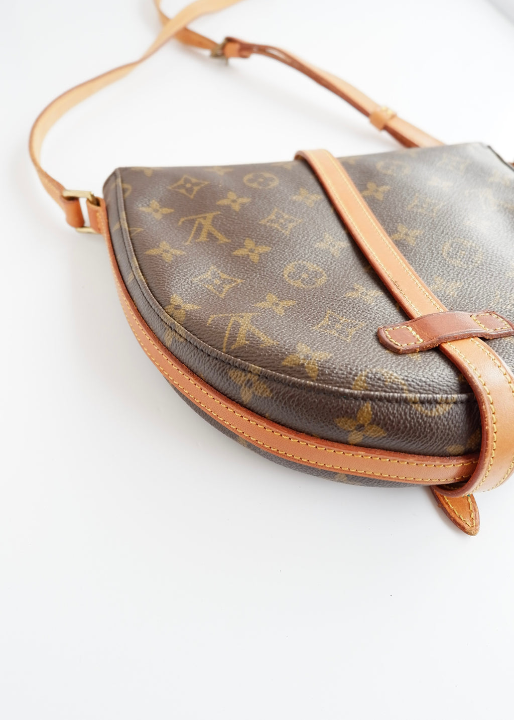 Authentique sac bandoulière Louis Vuitton Monogram Chanty d'occasion