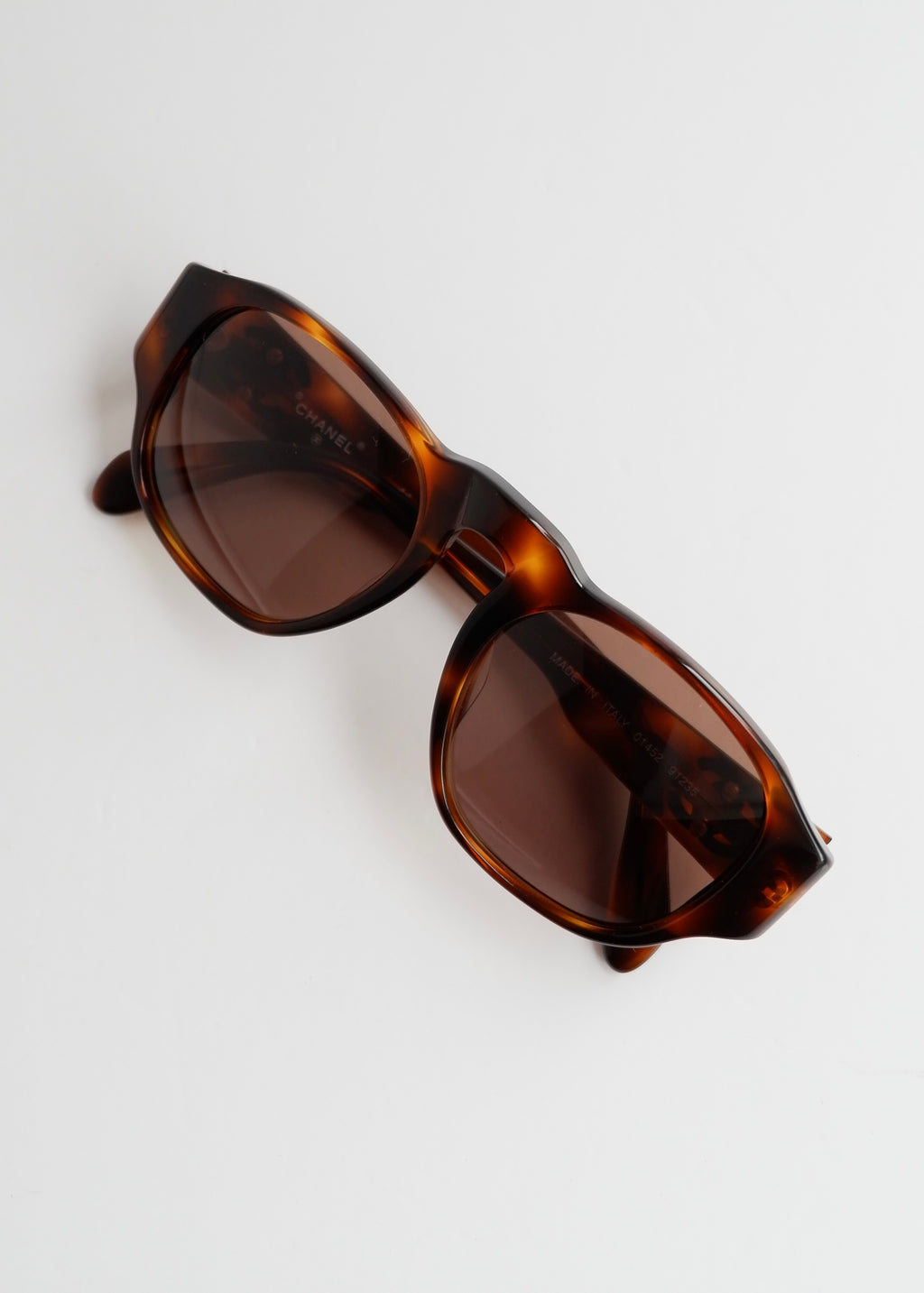 Preowned Chanel	Brown Tortoise CC Logo Sunglasses