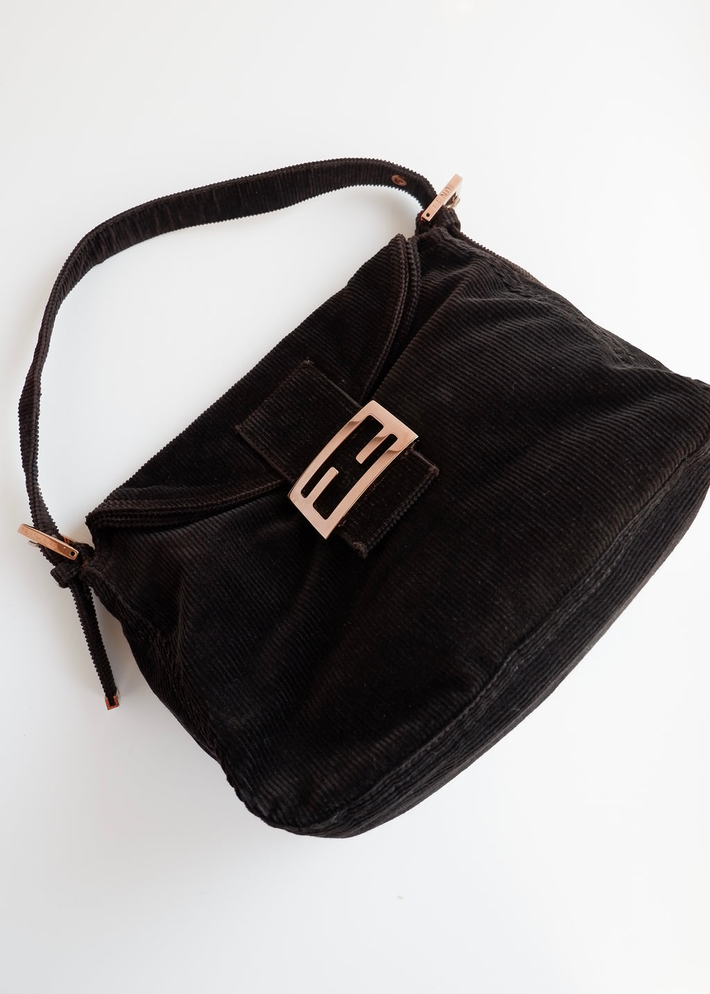 Sac bandoulière baguette Fendi noir en velours côtelé authentique d'occasion