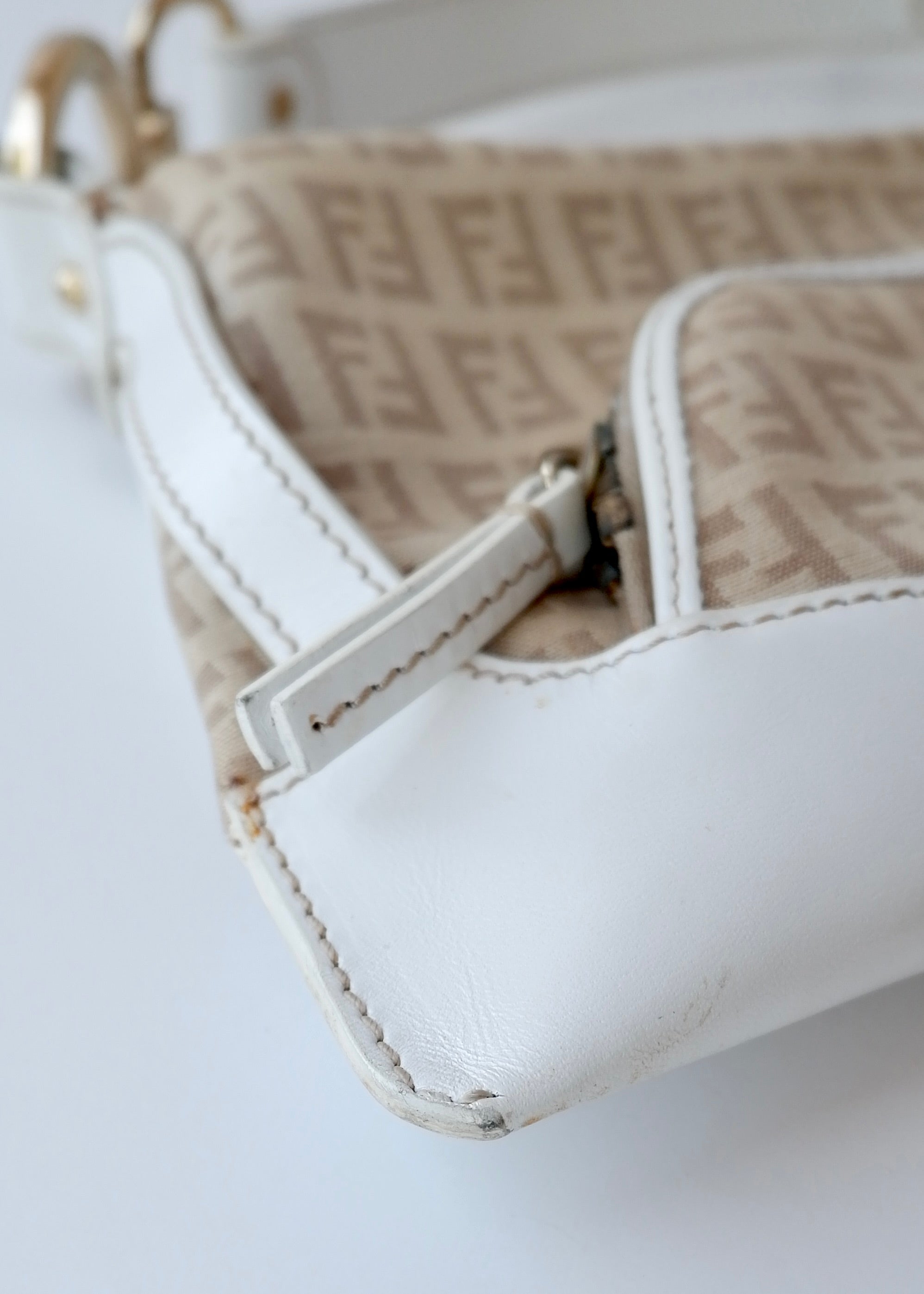 Preowned Vintage Fendi White Leather Beige Canvas Zucchino Shoulder Bag