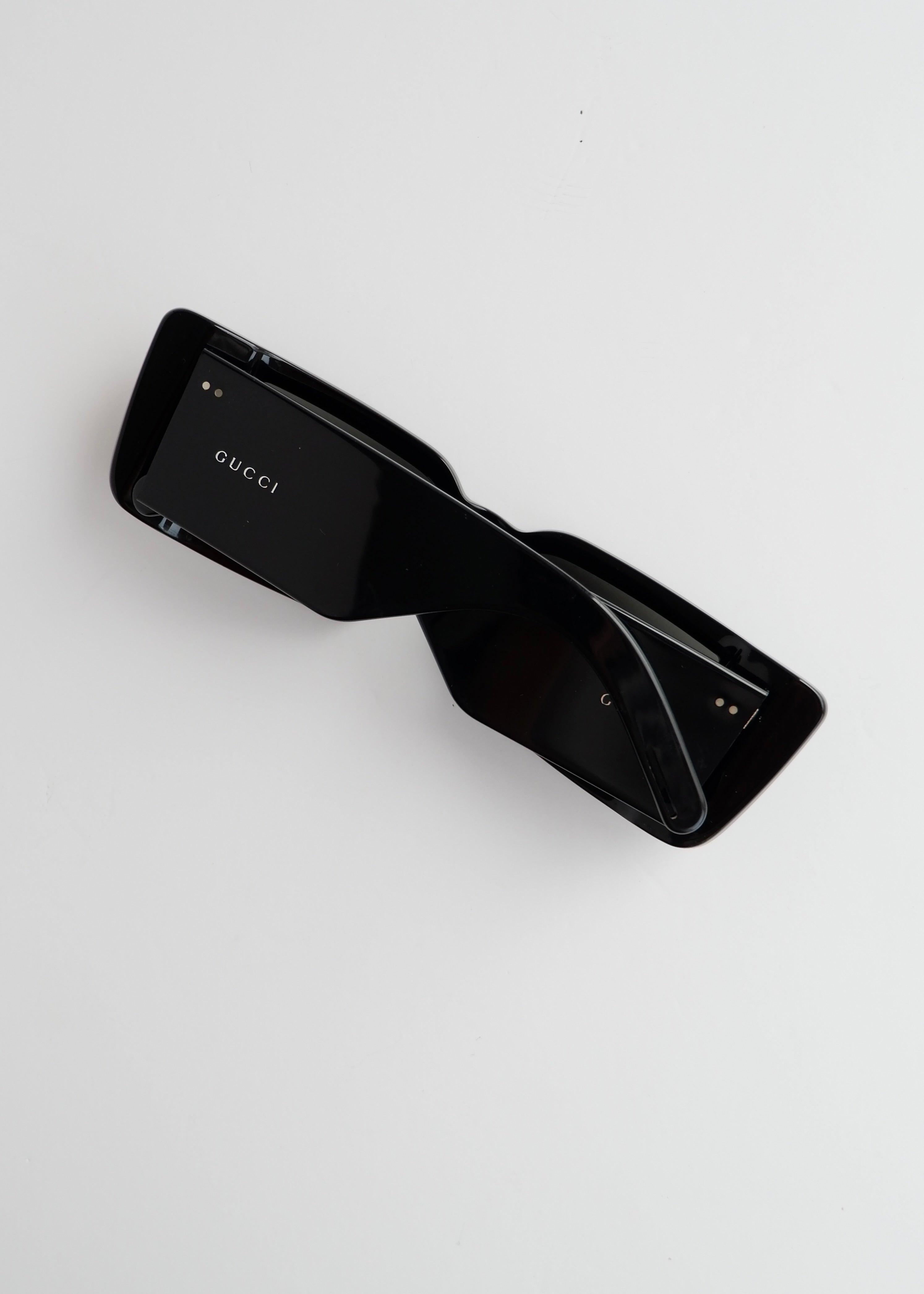 Authentiques lunettes de soleil Gucci d'occasion à monture rectangulaire noire