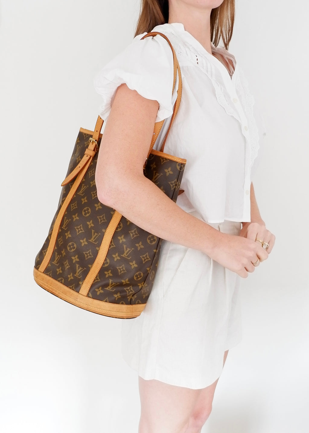 Preowned Louis Vuitton Monogram Bucket Bag GM W. Pouch