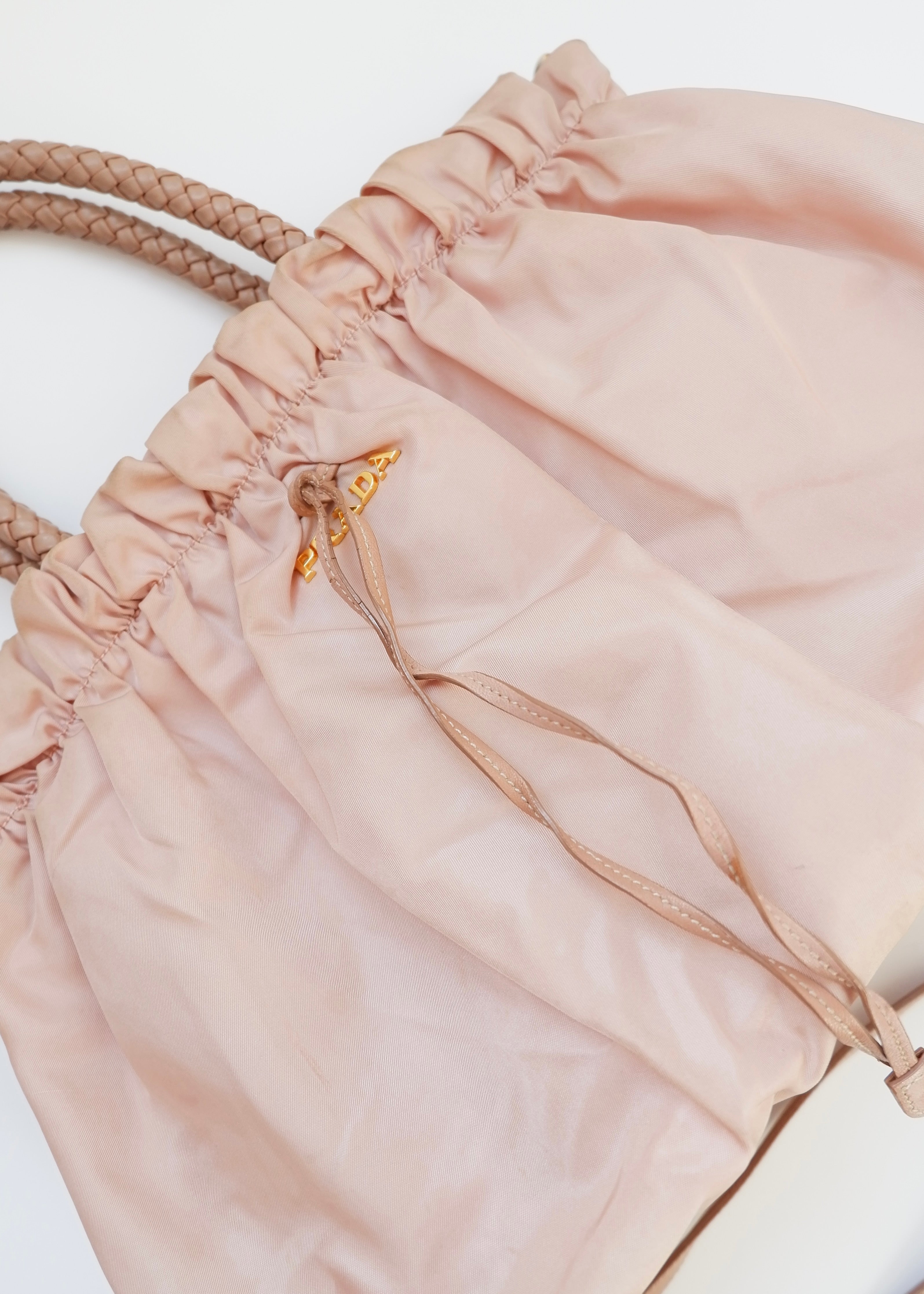 Sac Prada en nylon rose poudré deux en un authentique et d'occasion